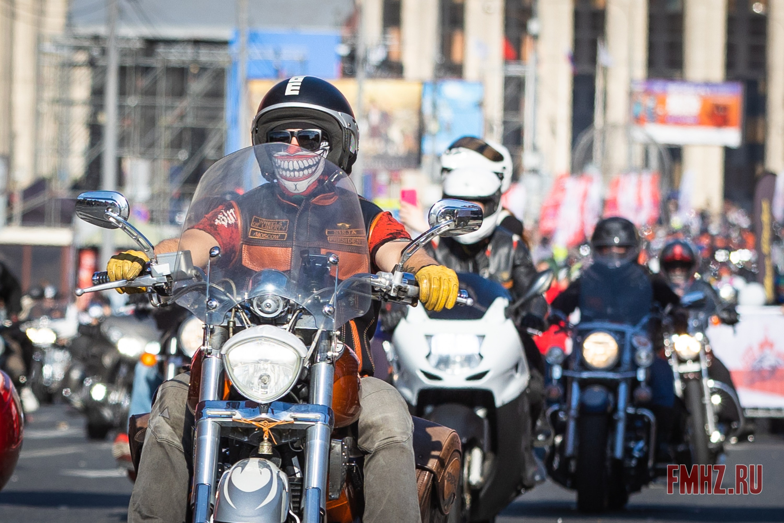 Закрытие Мотосезона 2023 на проспекте Академика Сахарова. Фотограф Владимир Охрименко