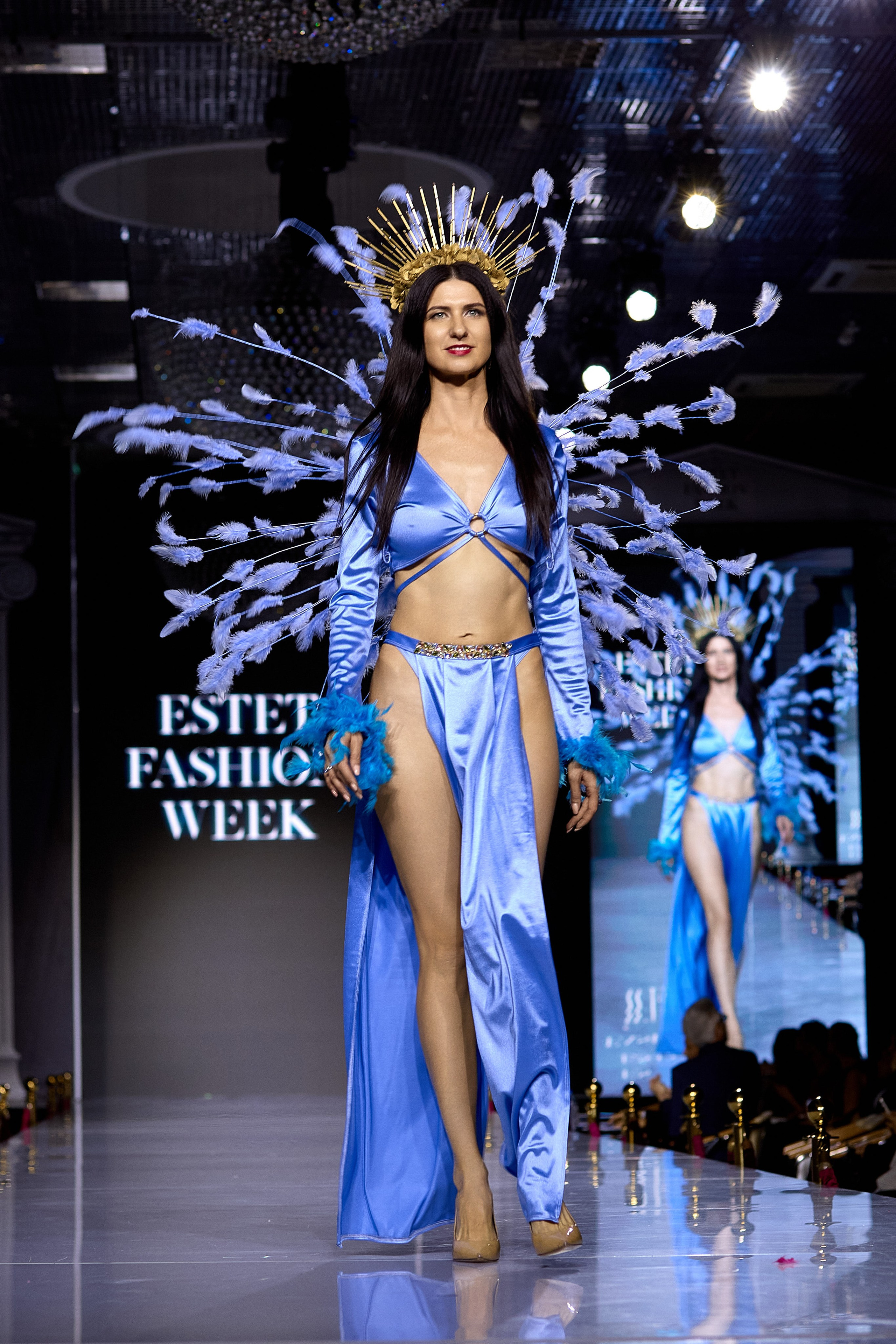 Показ в стиле Victoria's Secret | Ювелирная неделя моды «Эстет»