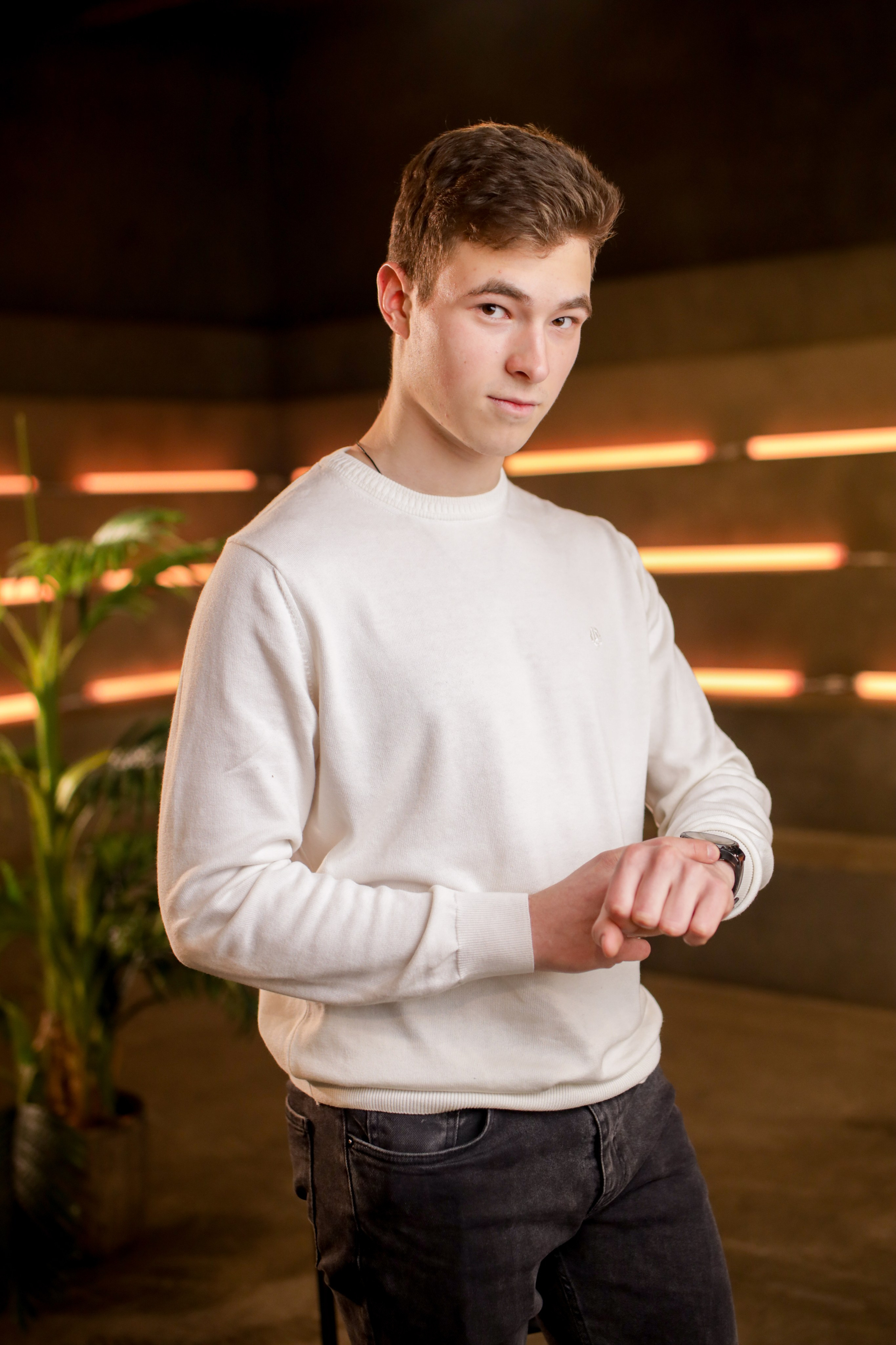 Неон портреты. Главная