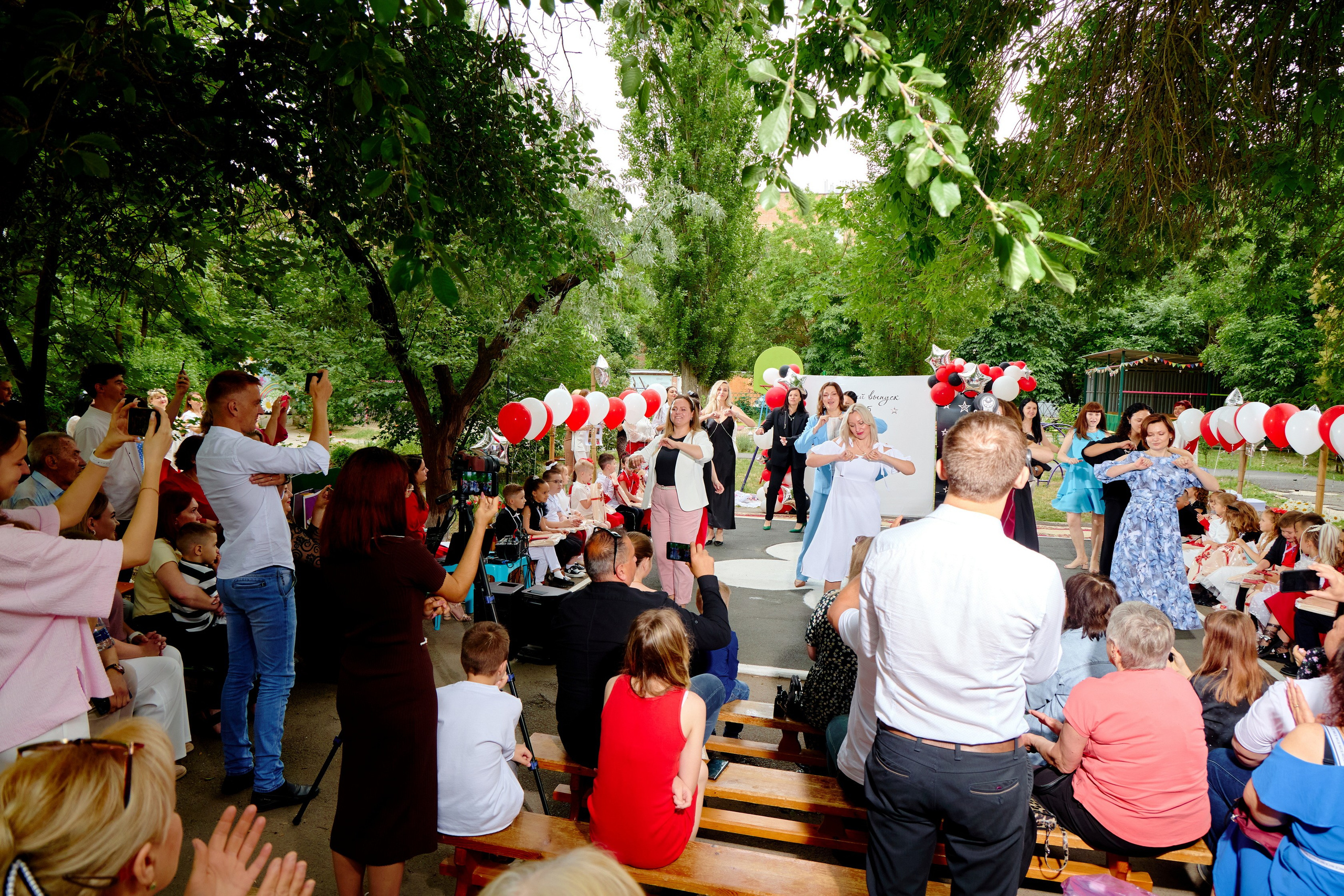 Выпускной 45 сад. Фотограф Выпускные альбомы Таганрог Сергей Коробченко