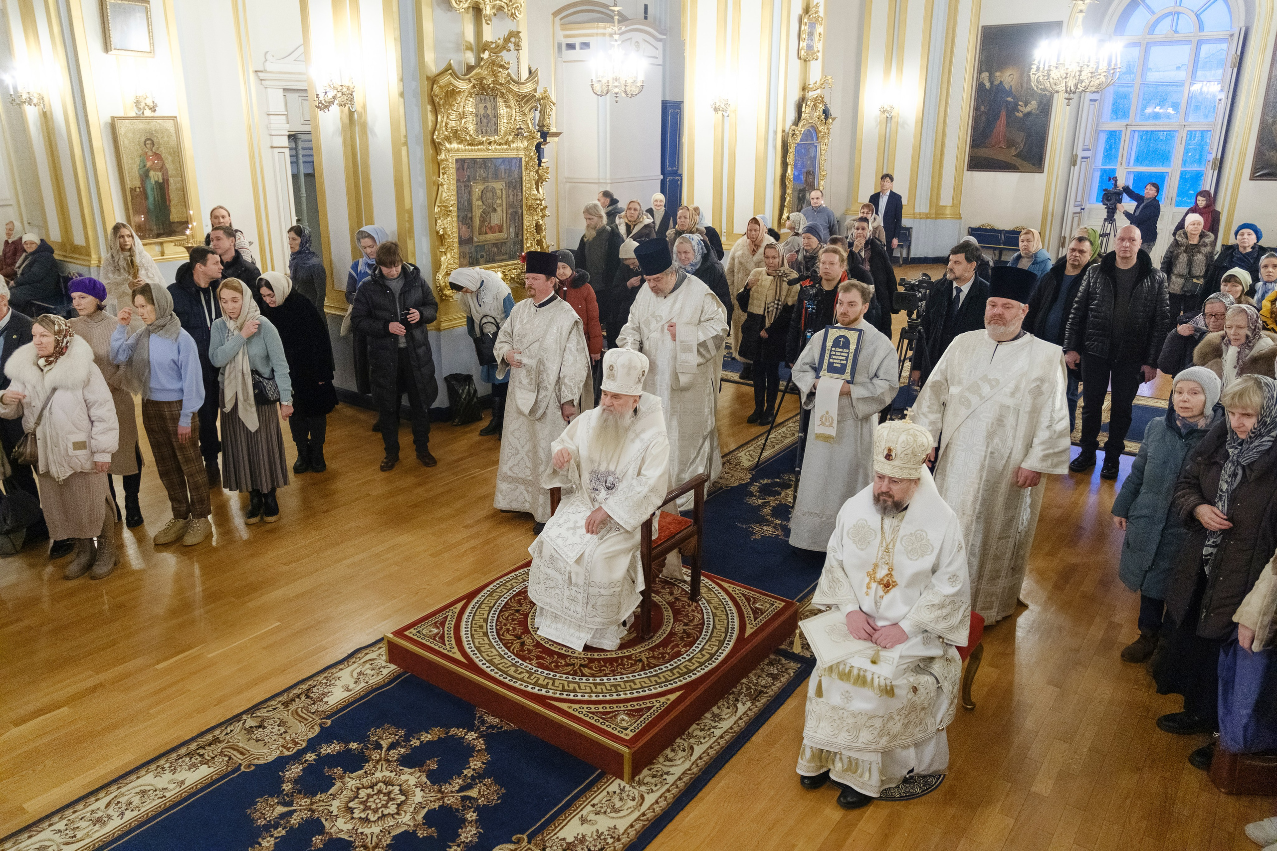 Божественная литургия в Николо-Богоявленском морском соборе. НИКОЛО-БОГОЯВЛЕНСКИЙ МОРСКОЙ СОБОР
