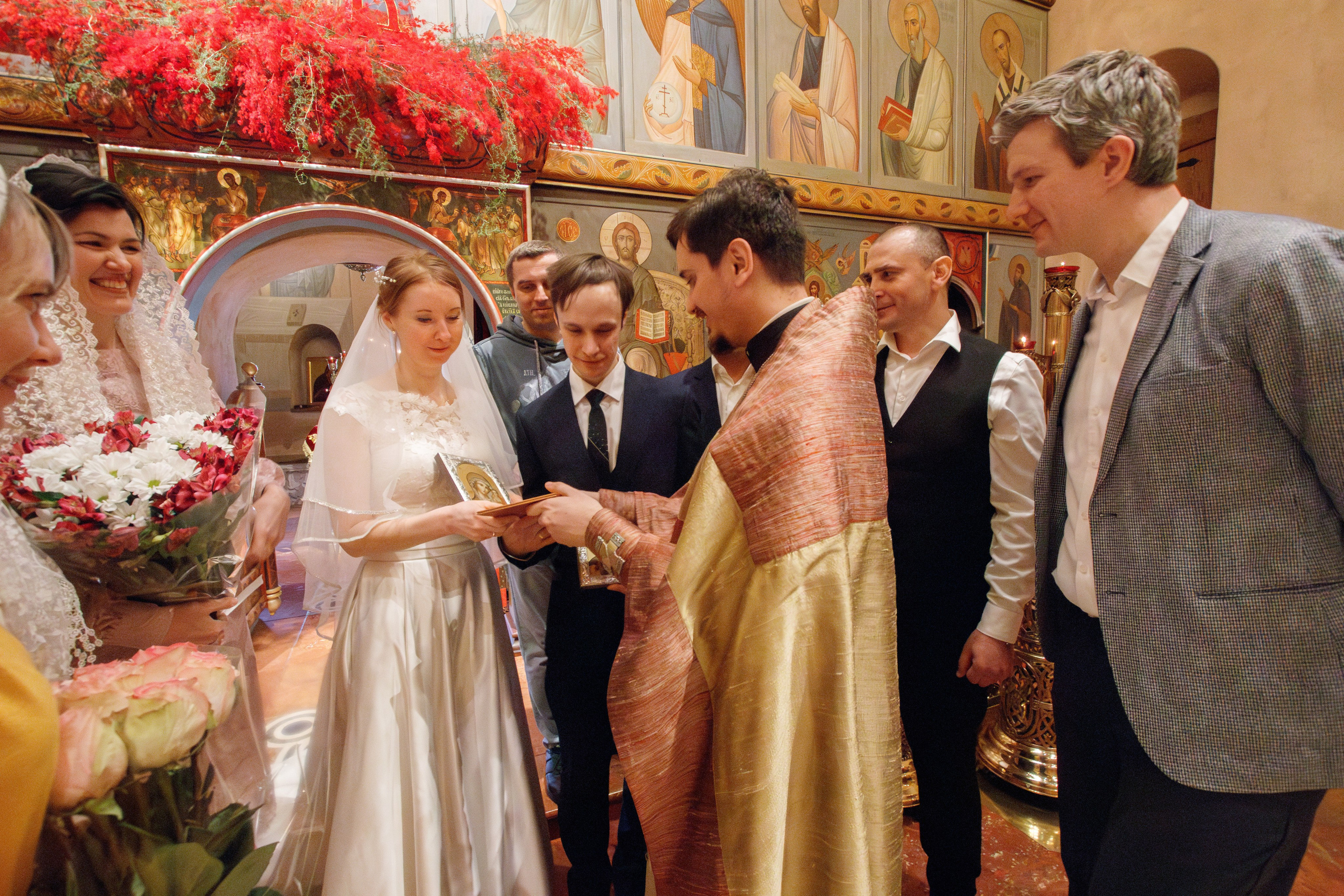 Венчание в храме Антипы Пергамского, стиль «ORWO UT21». Фотограф на крещение/венчание