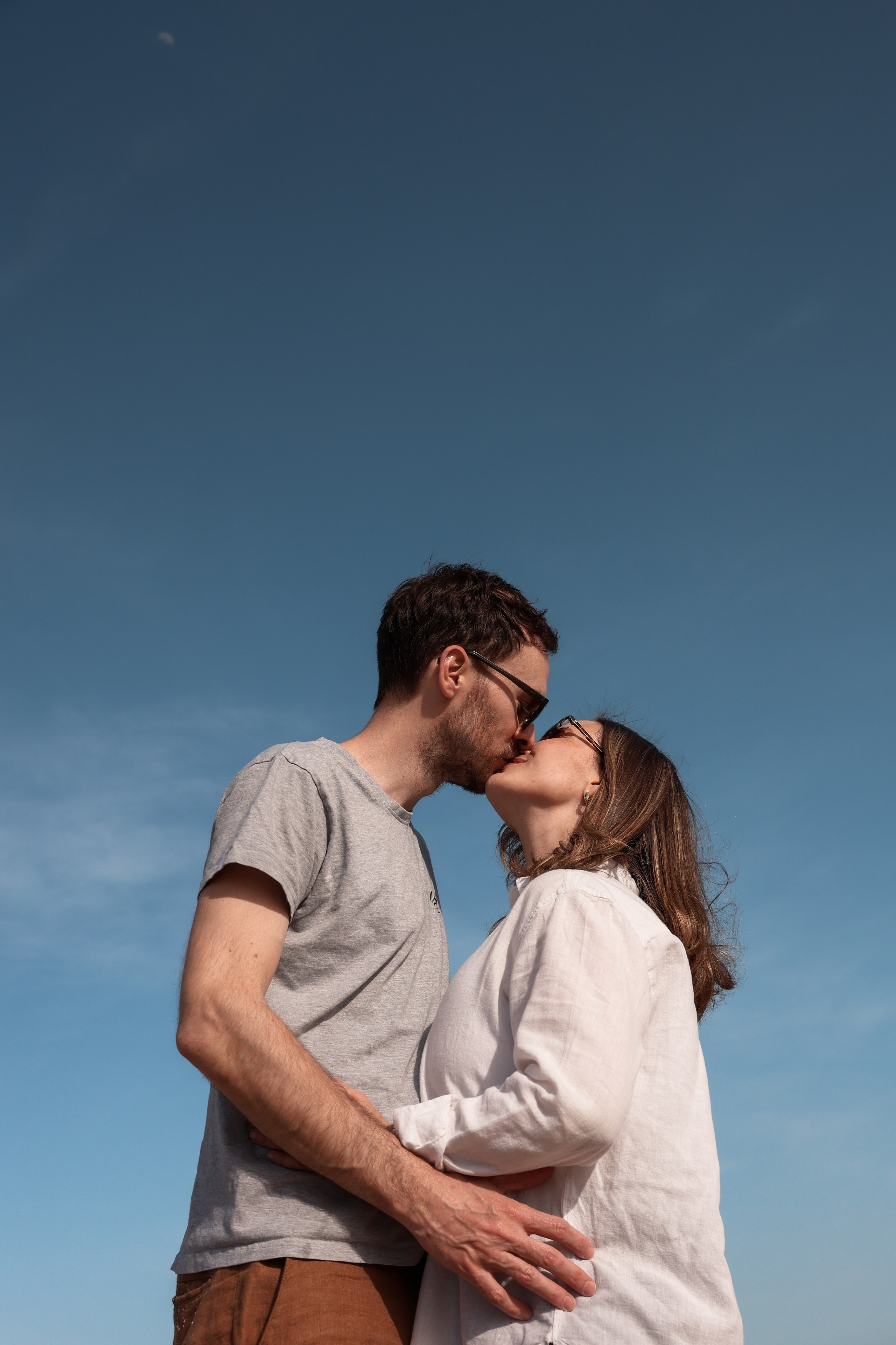 Family pizza at the sea. Natalia Zhuravleva|family, newborn, maternity photographer in Barcelona