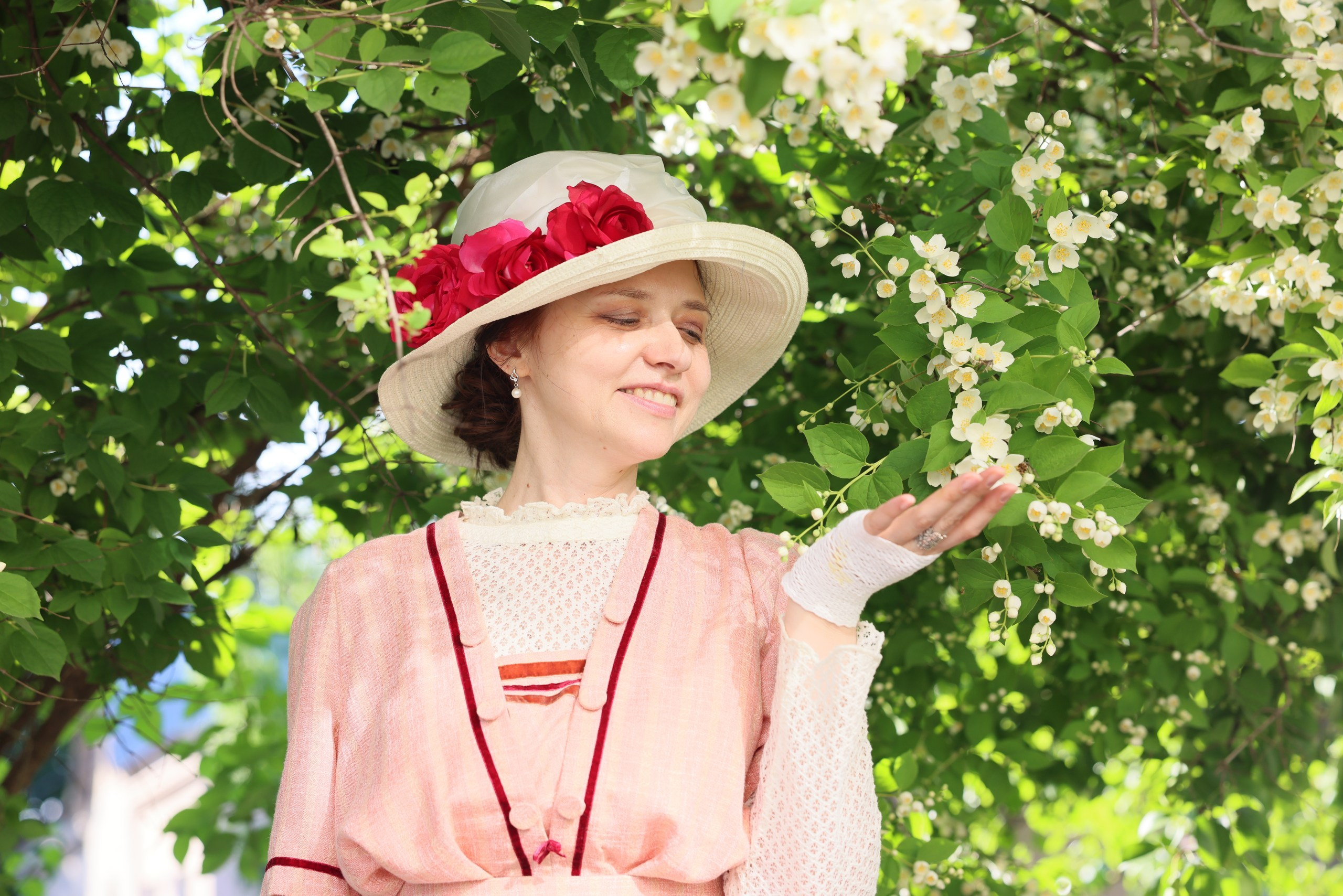Усадьба Вересаева. Гости в саду. Фотограф в Туле Крупский АнДРей. Фотостудия «КАДР71» в Туле