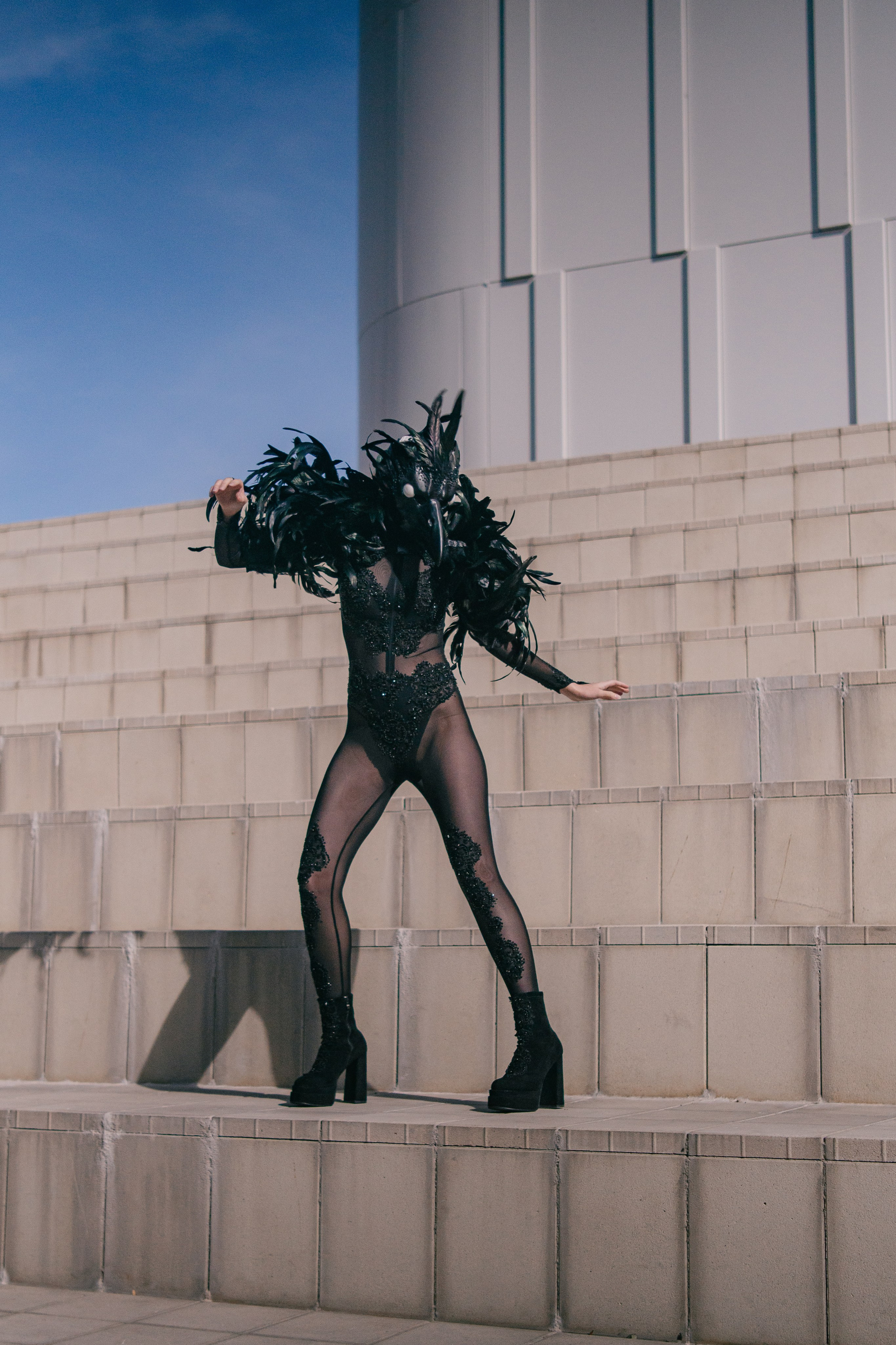 Вороны Circus Zone. Фотограф / видеограф в Москве и Сочи Sofia Riversong