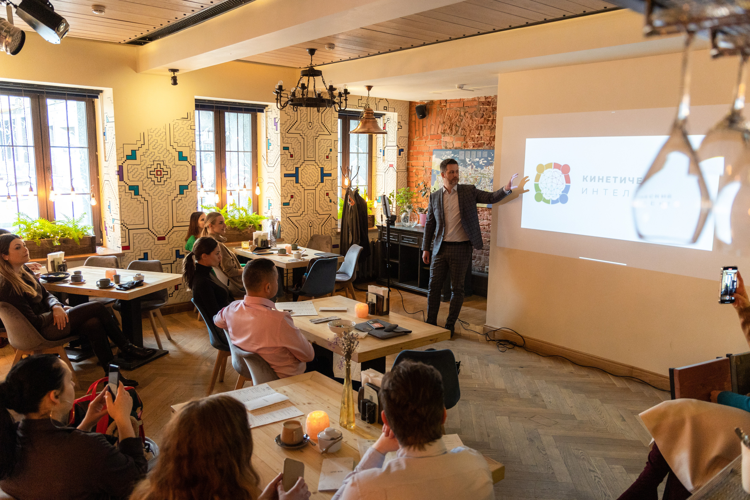Бизнес-встречи/завтраки. Репортажный фотограф в Москве Юрьев Денис
