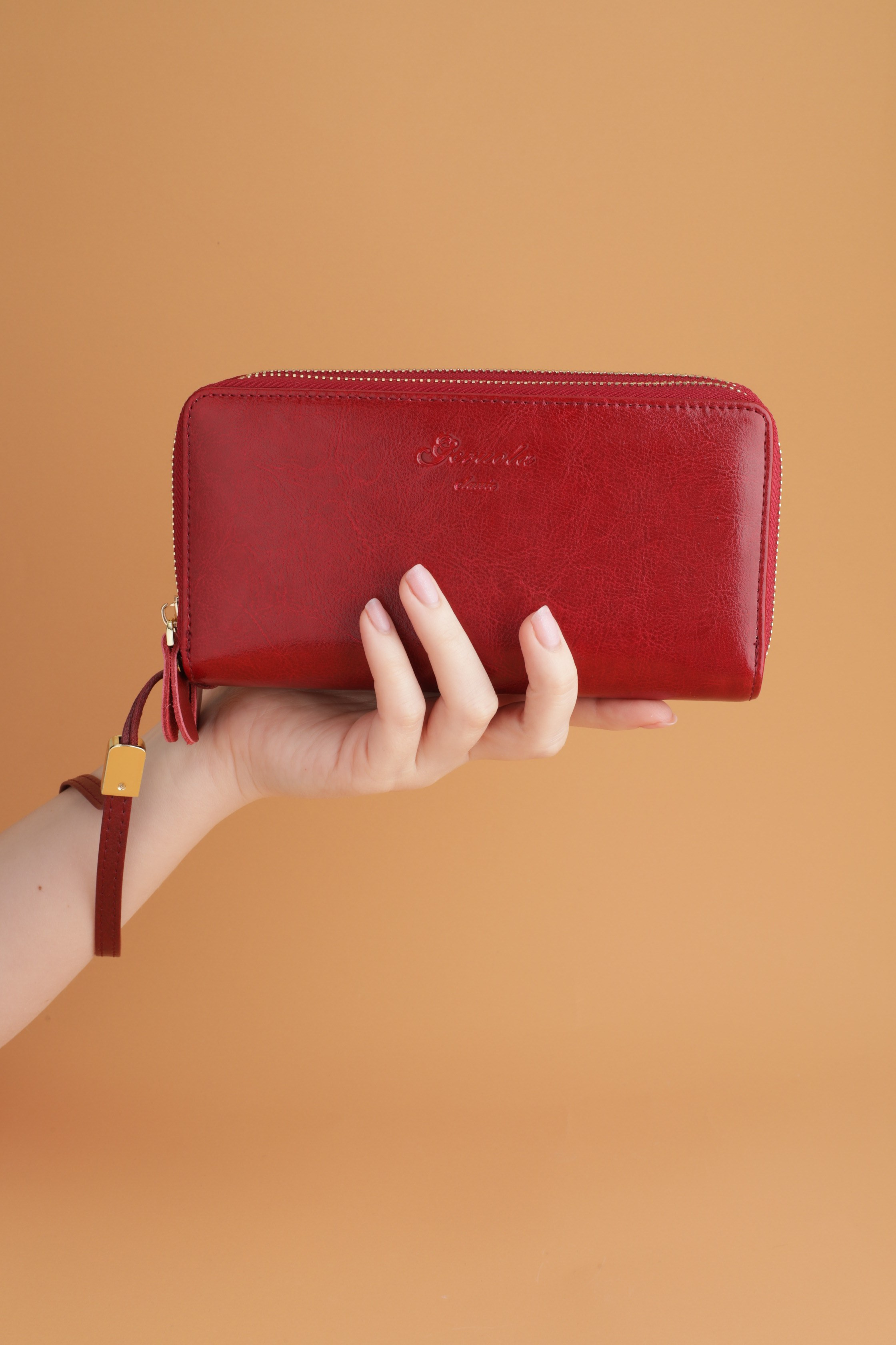 Кошелек женский. Фотостудия предметной и модельной съёмки для маркетплейсов