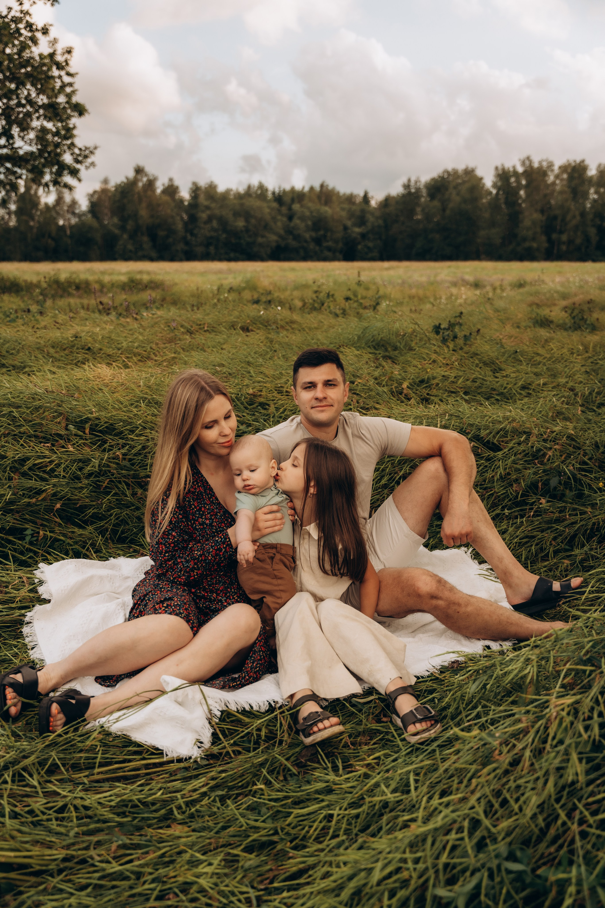 Оля, Женя, Роза и Федя. Фотограф Мария Миллс | Минск