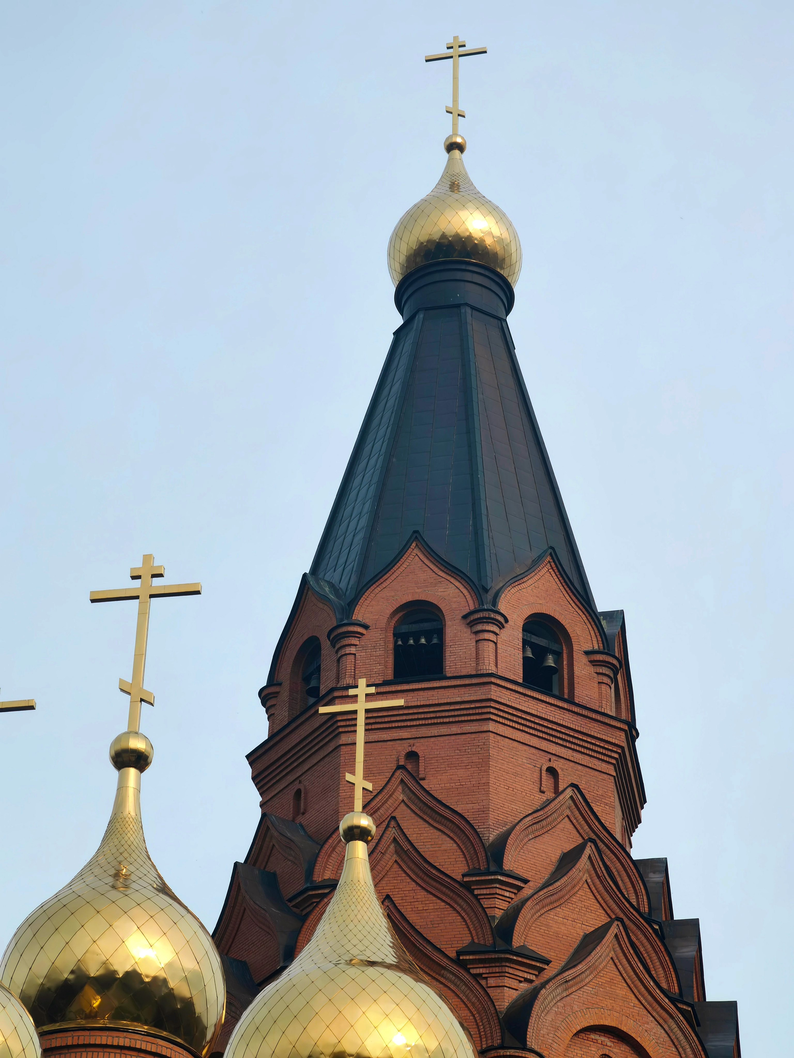 Крестовоздвиженский собор храм церковь в Лесосибирске экскурсии Енисейск Красноярск аренда микроавтобуса трансфер индивидуальный тур фото интересные места что посмотреть куда сходить что посетить достопримечательности в Лесосибирске фототур  цена заказать экскурсию программа маршрут смотровые площадки видовые красивые места путешествие туристический маршрут 