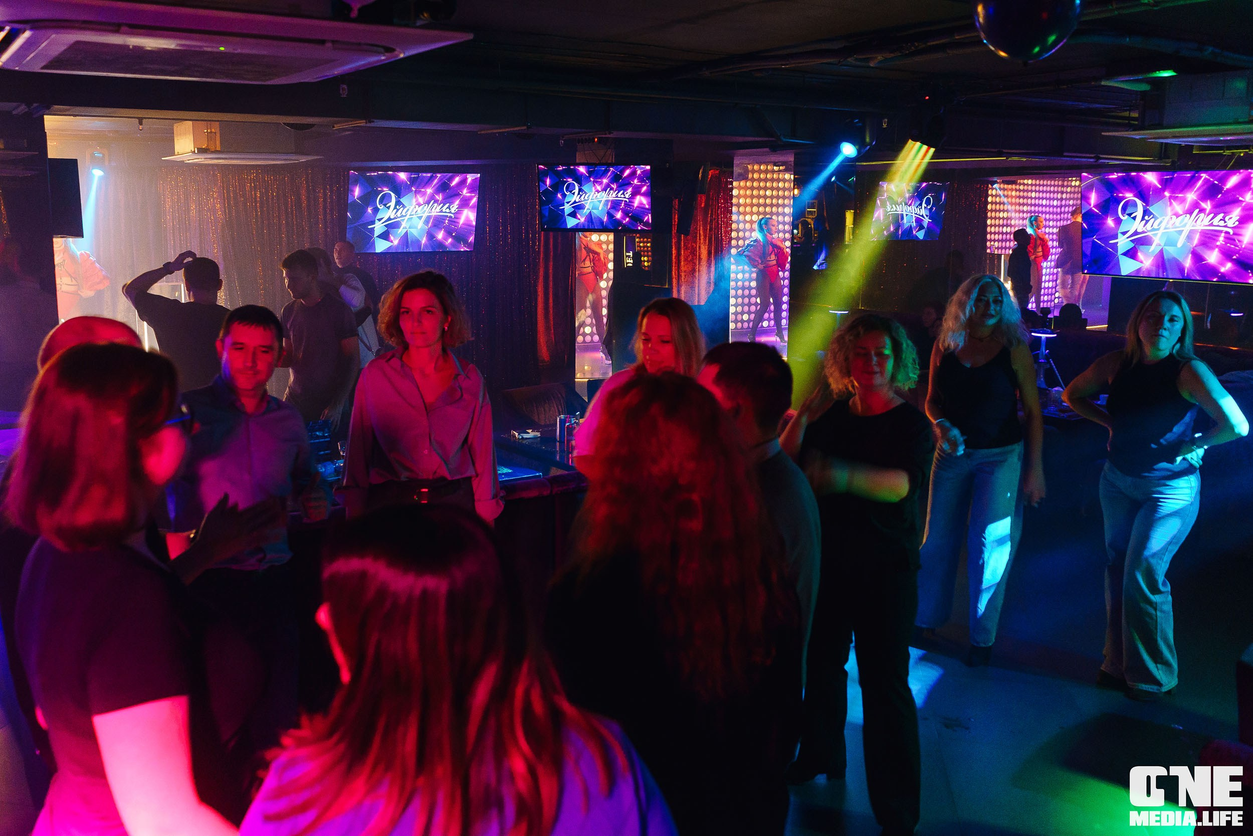 Фоторепортаж из караоке-клуба Эйфория. One Media Life: фоторепортажи, фотоотчеты с мероприятий и заведений