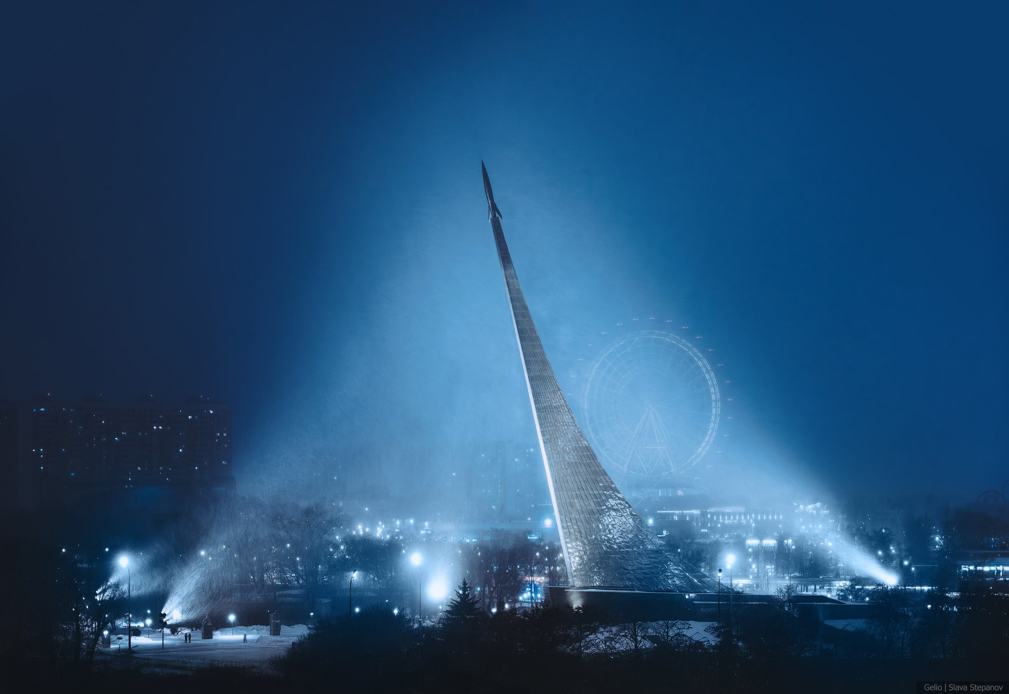 Монумент Покорителям Космоса в Москве у ВДНХ