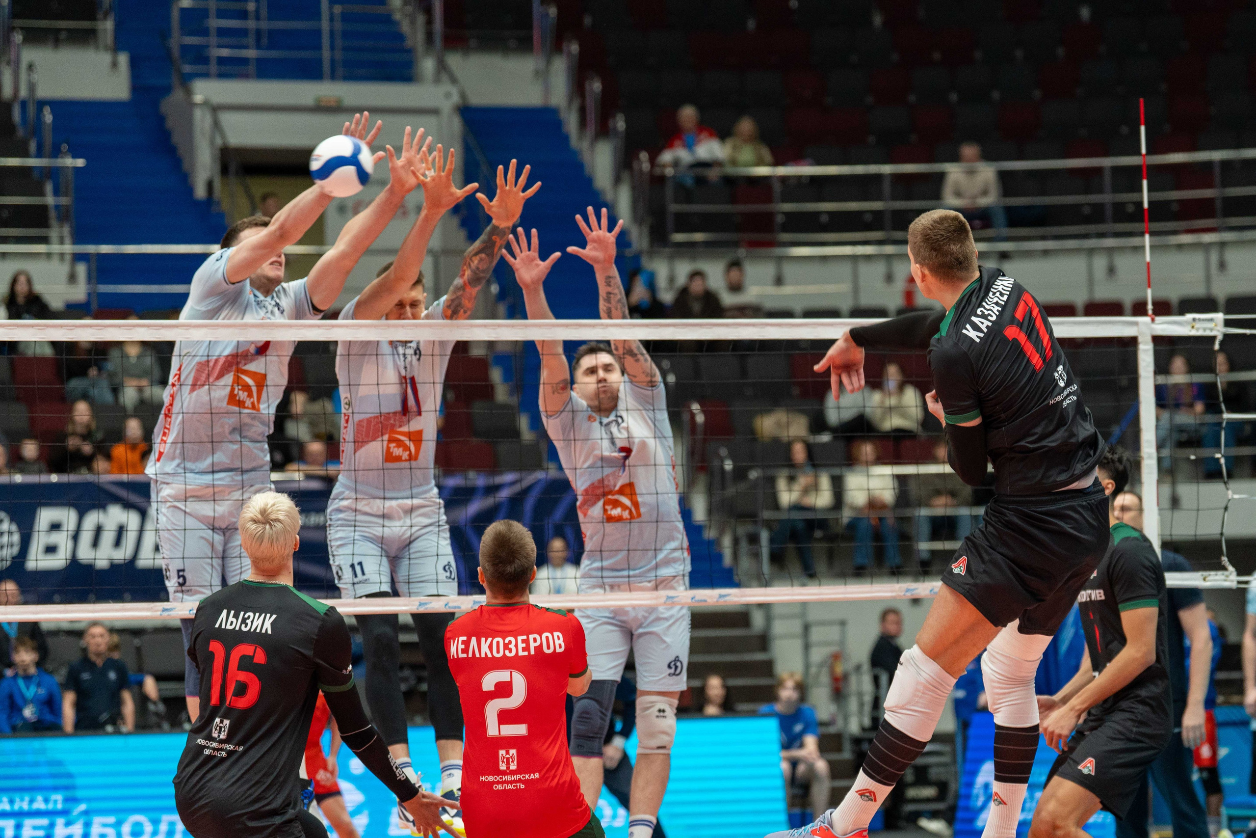 Локомотив — Динамо: фотогалерея полуфинала Суперкубка России 2025 | Антон Гауф. Спортивный фотограф в Санкт-Петербурге | Антон Гауф