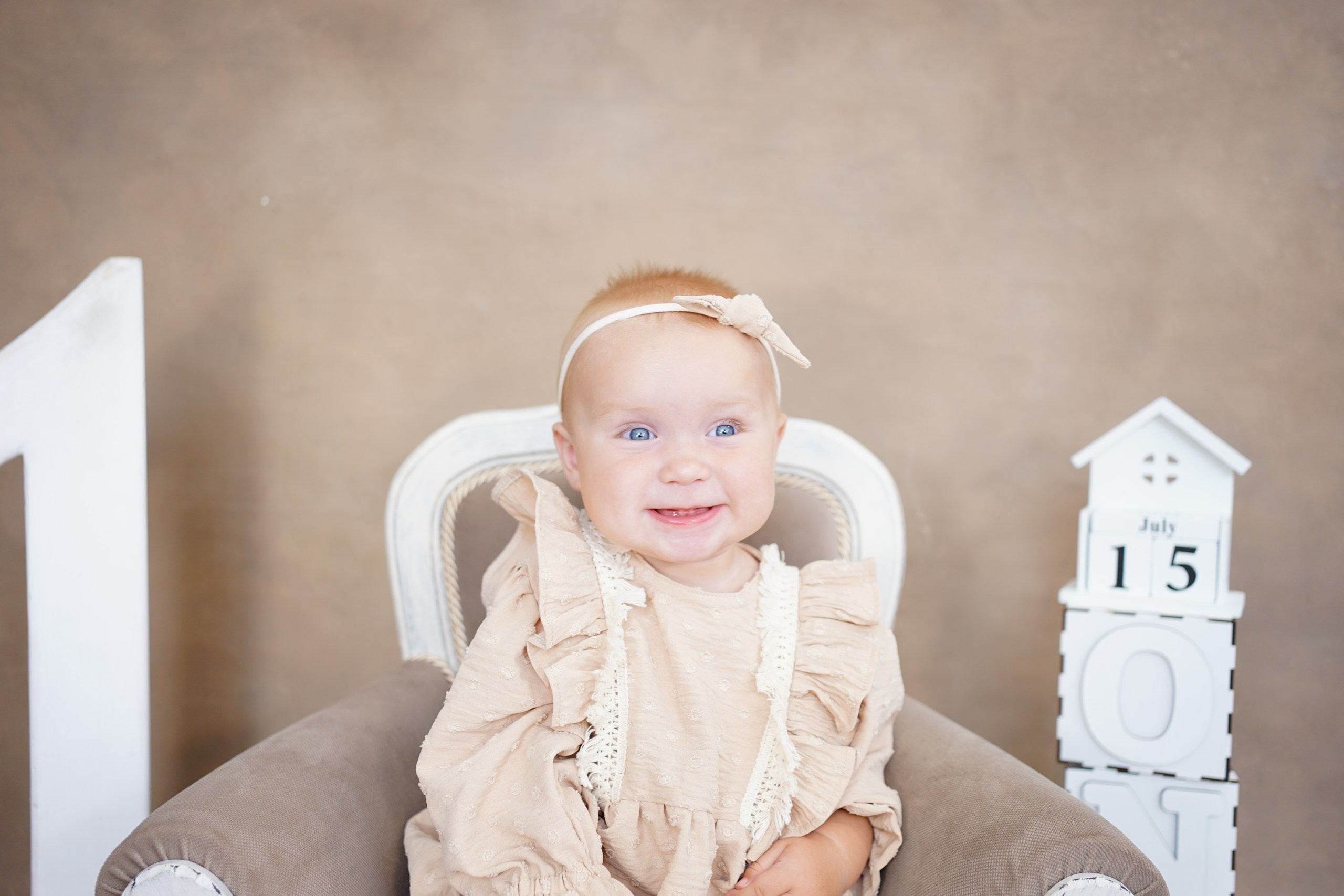 Фотозоны на ХОЛСТЕ. Детская Фотостудия ГОДОВАСИКИ в Санкт-Петербурге фотосесия на годик