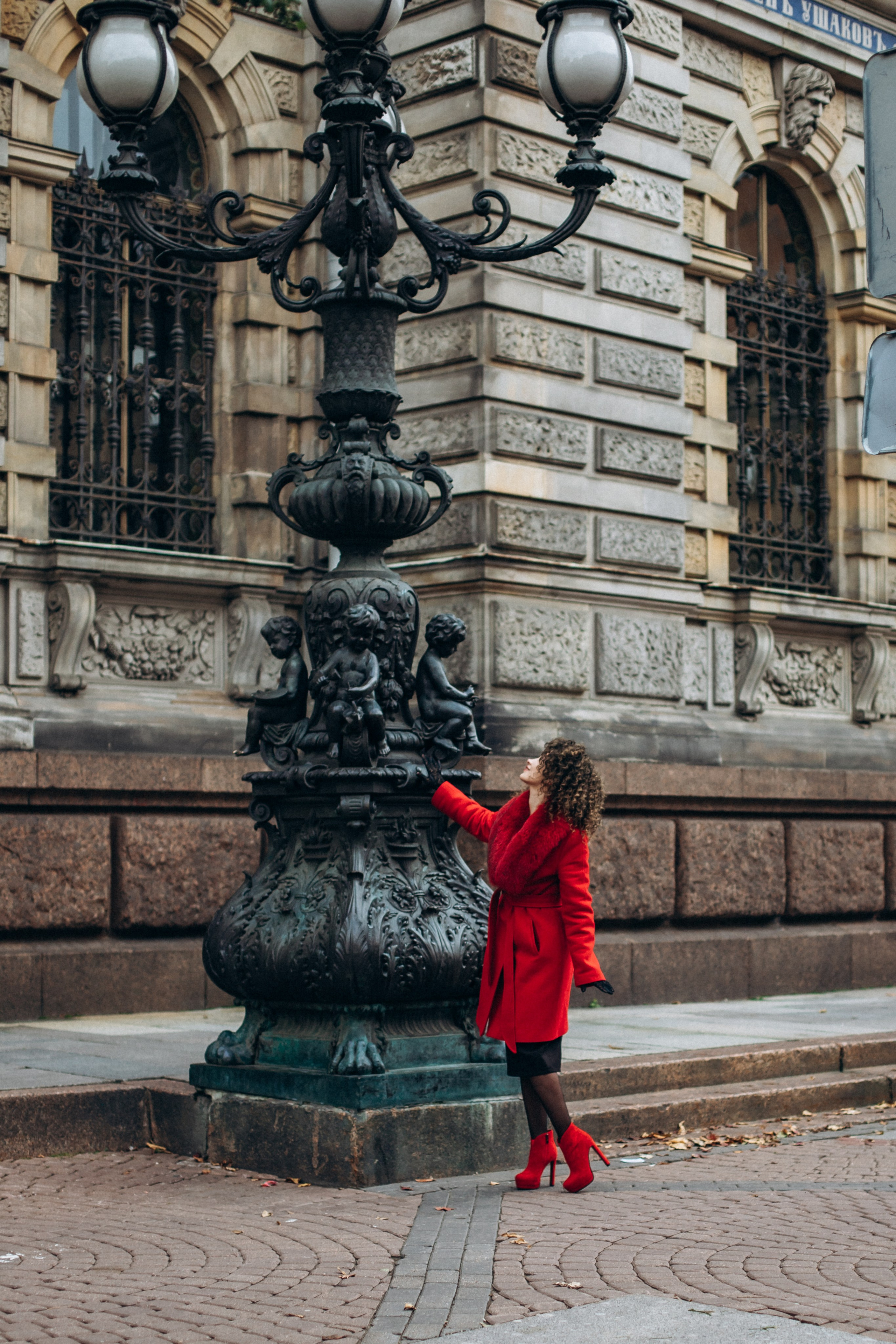 Елена и октябрь. Фотопрогулка в Петербурге. Индивидуальный и семейный фотограф в Санкт-Петербурге