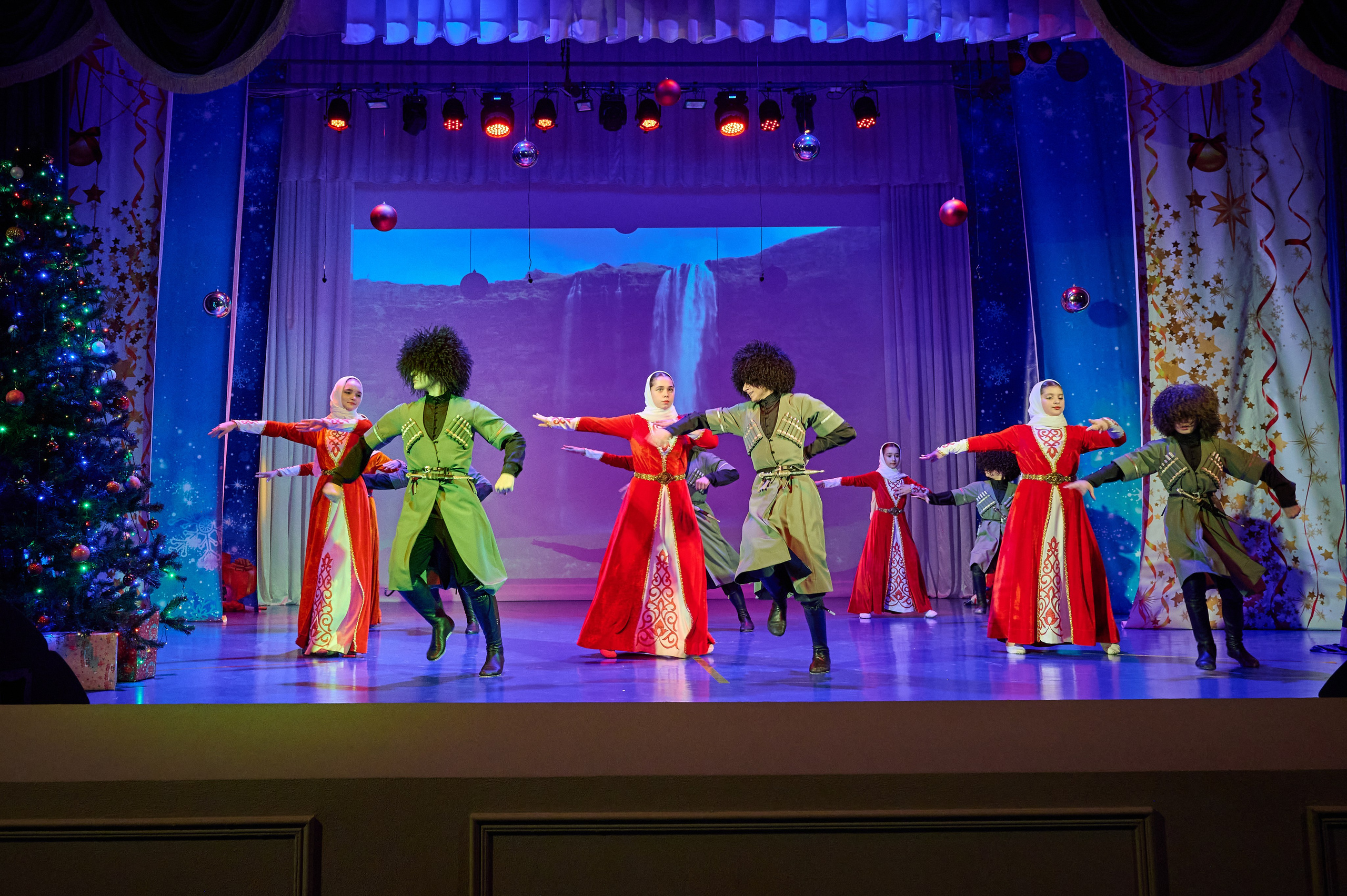 НГ концерт в Марьиной роще. Жизнь курорта Кабардинка в фотографиях