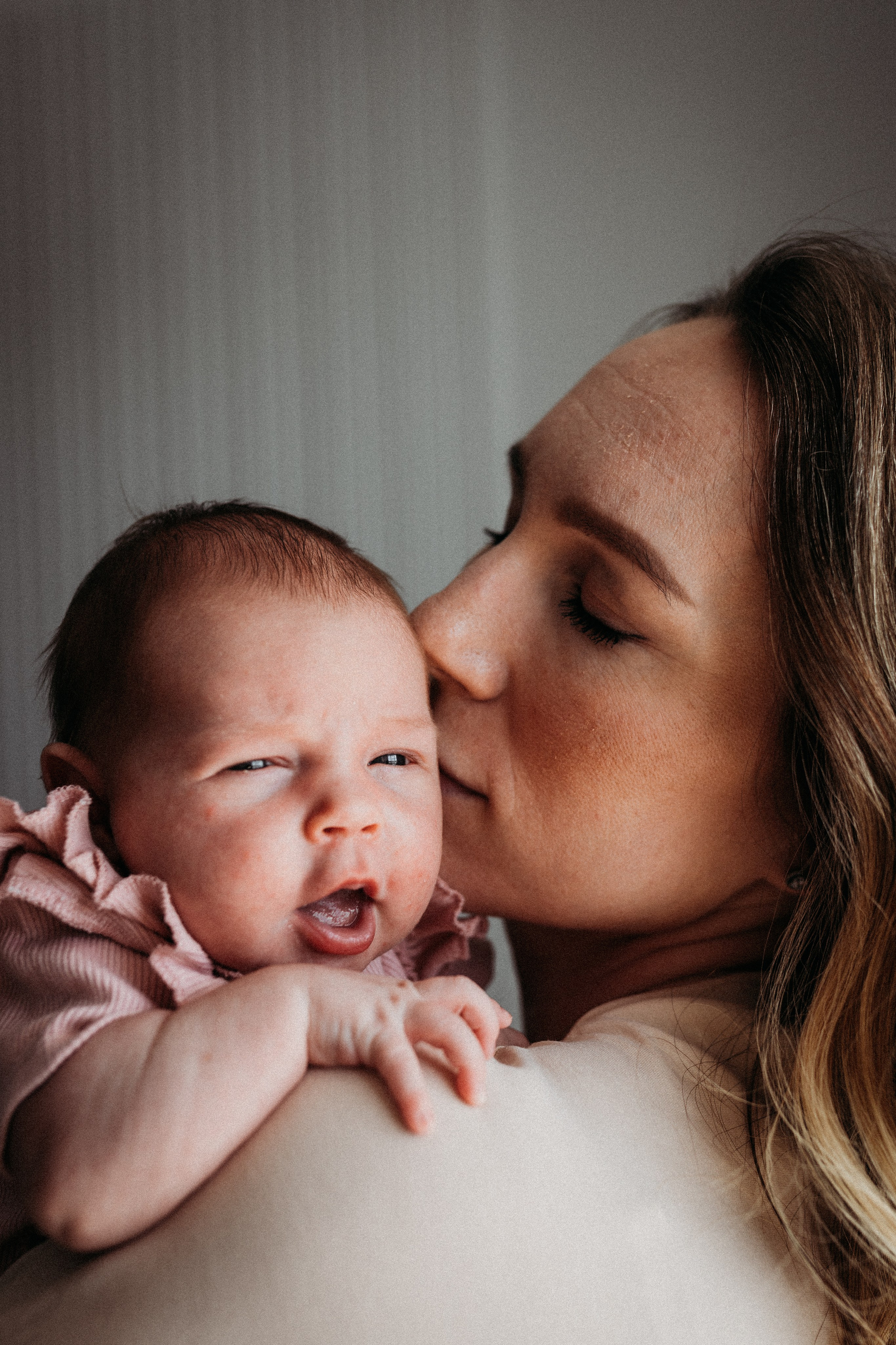 Домашняя лайфстайл фотосессия для малышки Валерии. Фотограф новорожденных в г. Барнаул Ренпенинг Катерина