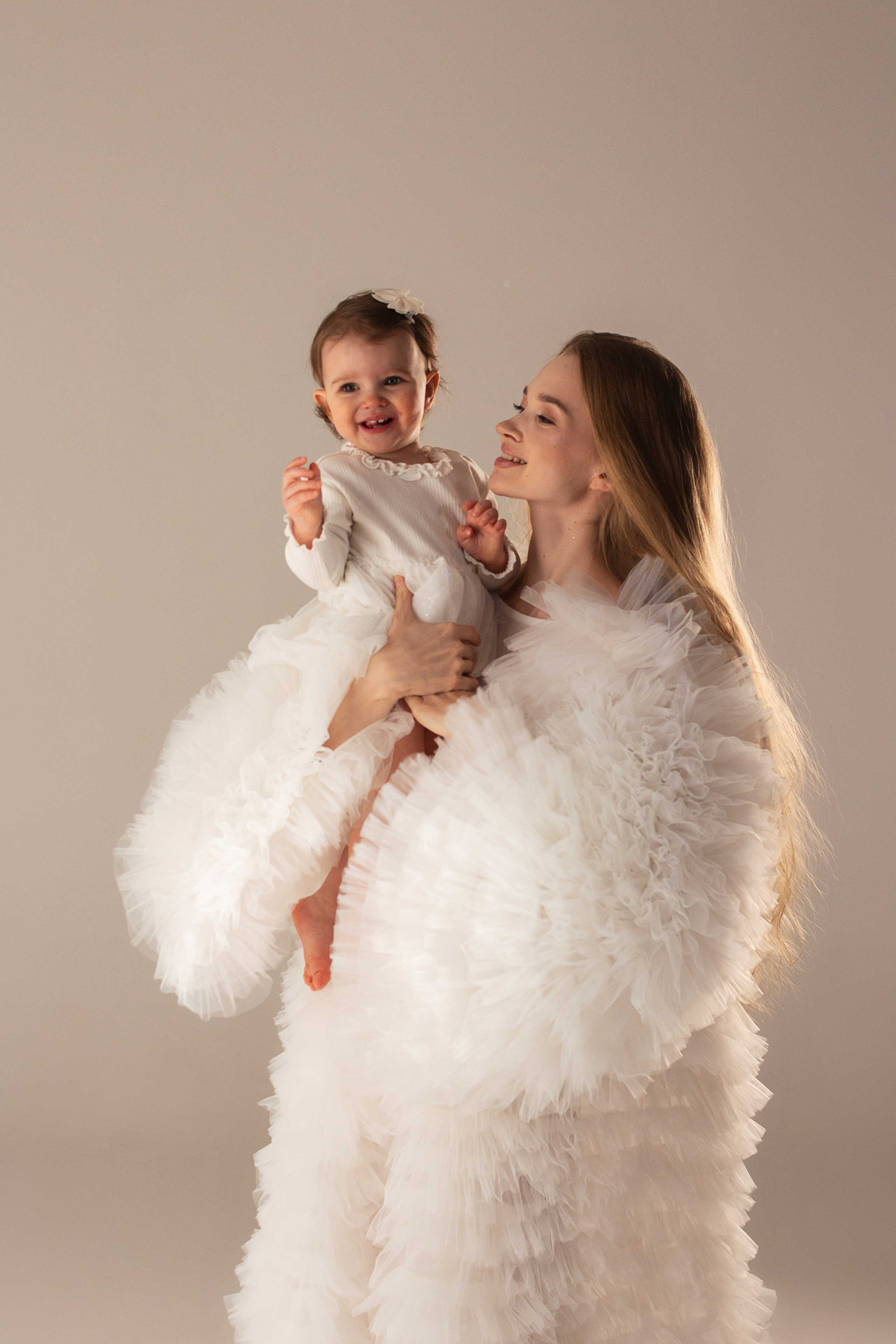 Мама с дочей. Тютина Оля фотограф-ретушер Екатеринбург