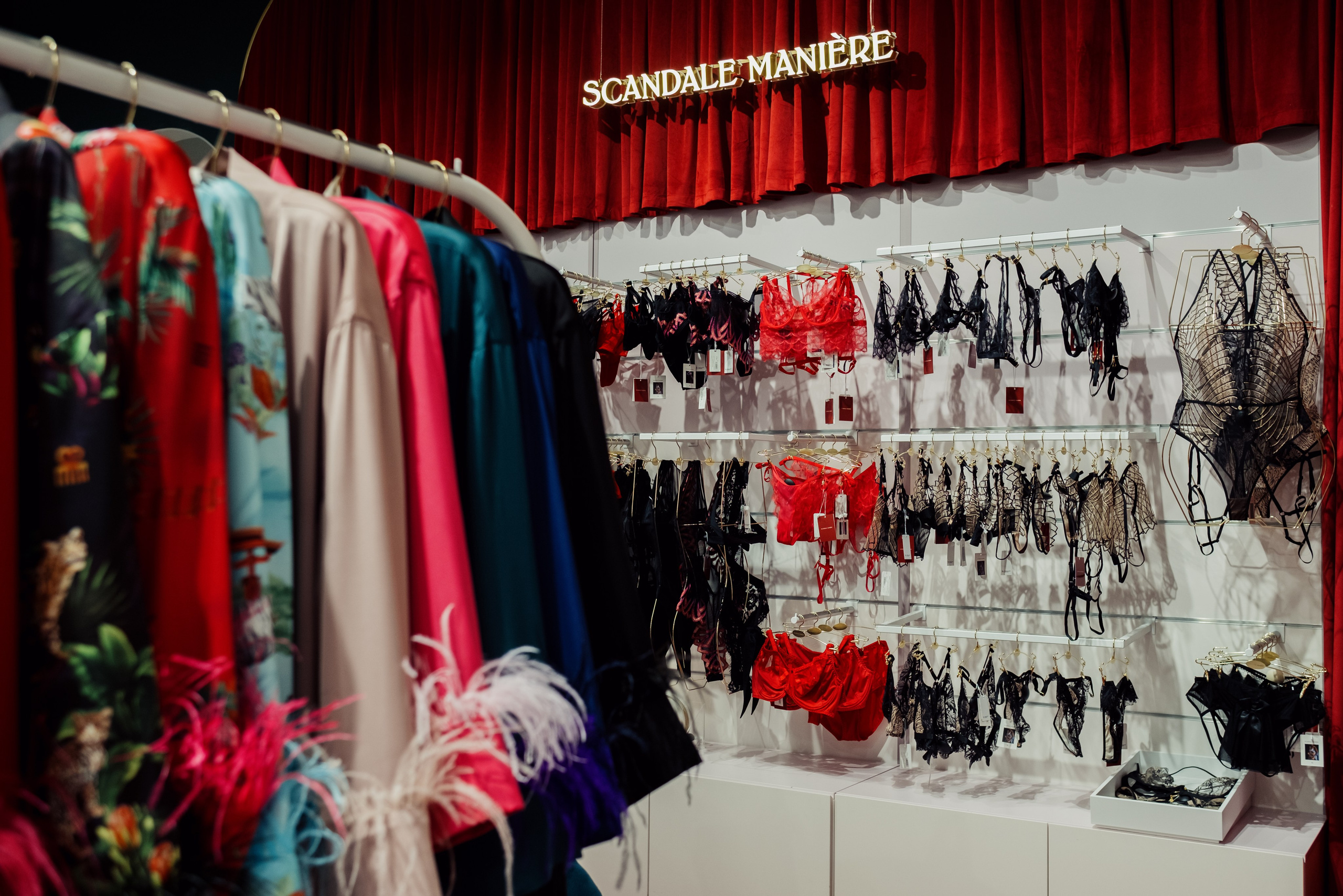 SCANDALE MANIERE. Репортажный и портретный фотограф в Москве Илья Спиридонов