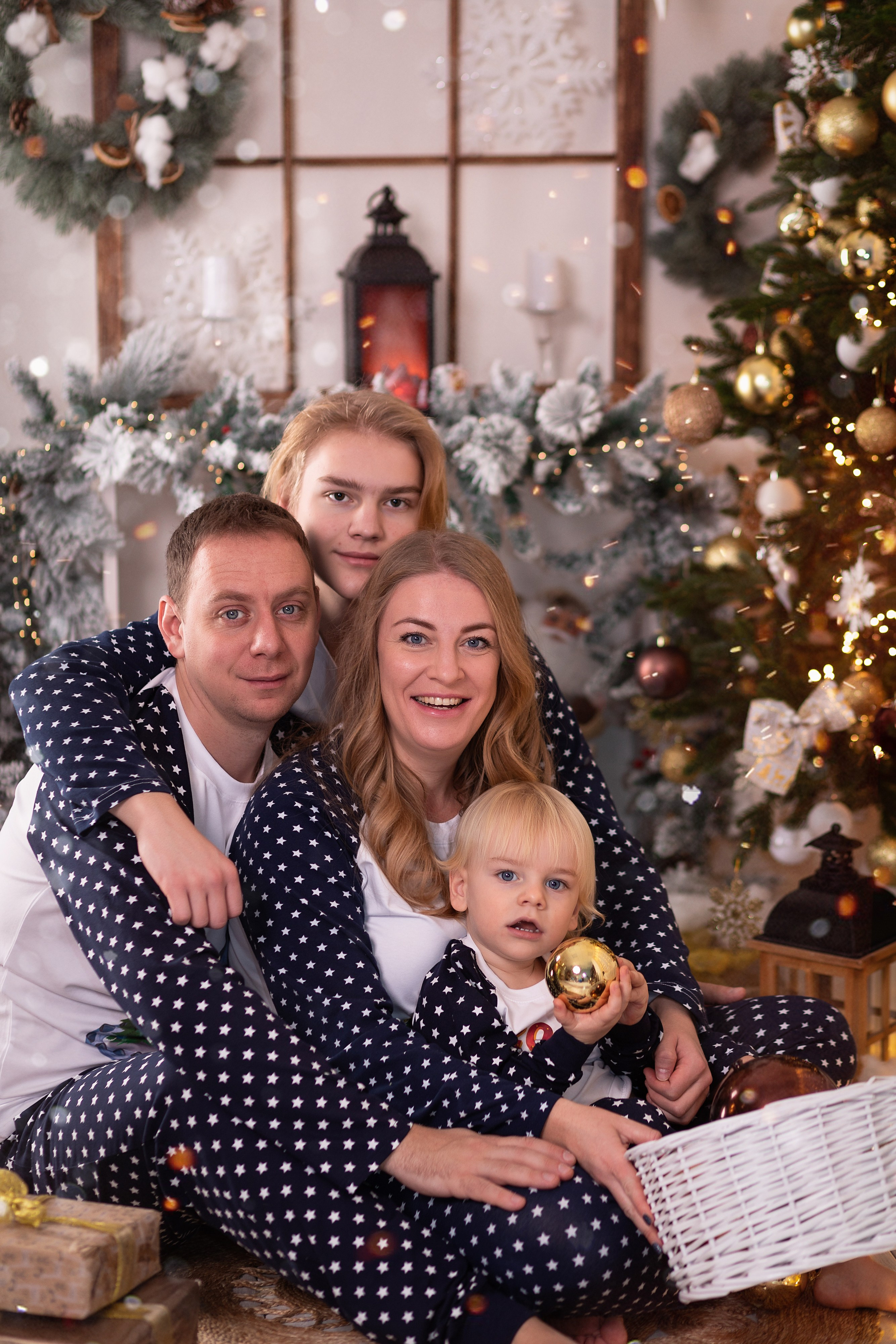 Новый год 2026. ФОТОГРАФ НА ГОДИК, БЕРЕМЕННОСТИ, НОВОРОЖДЕННЫХ, КРЕЩЕНИЯ МОСКВА