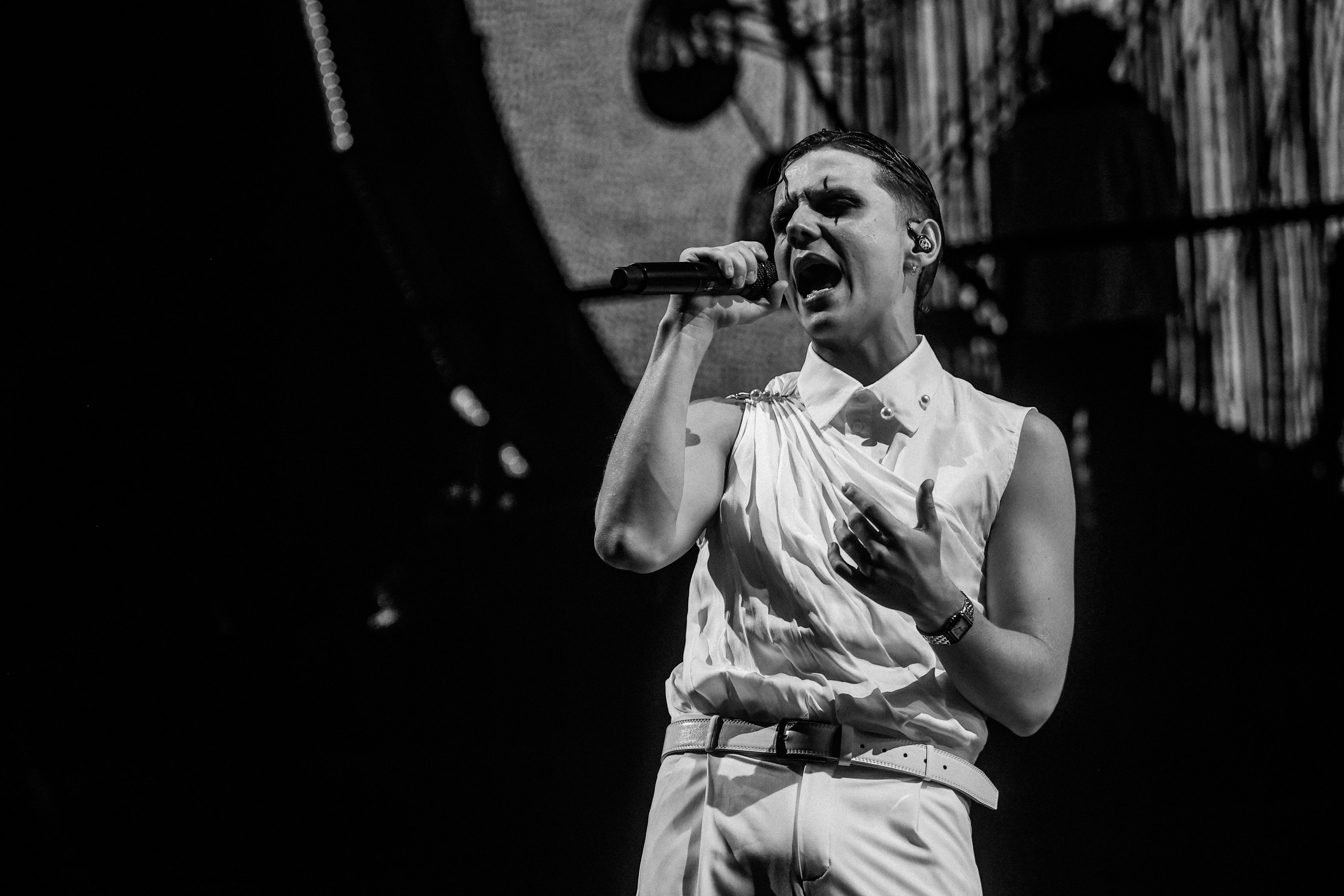 ВАНЯ ДМИТРИЕНКО