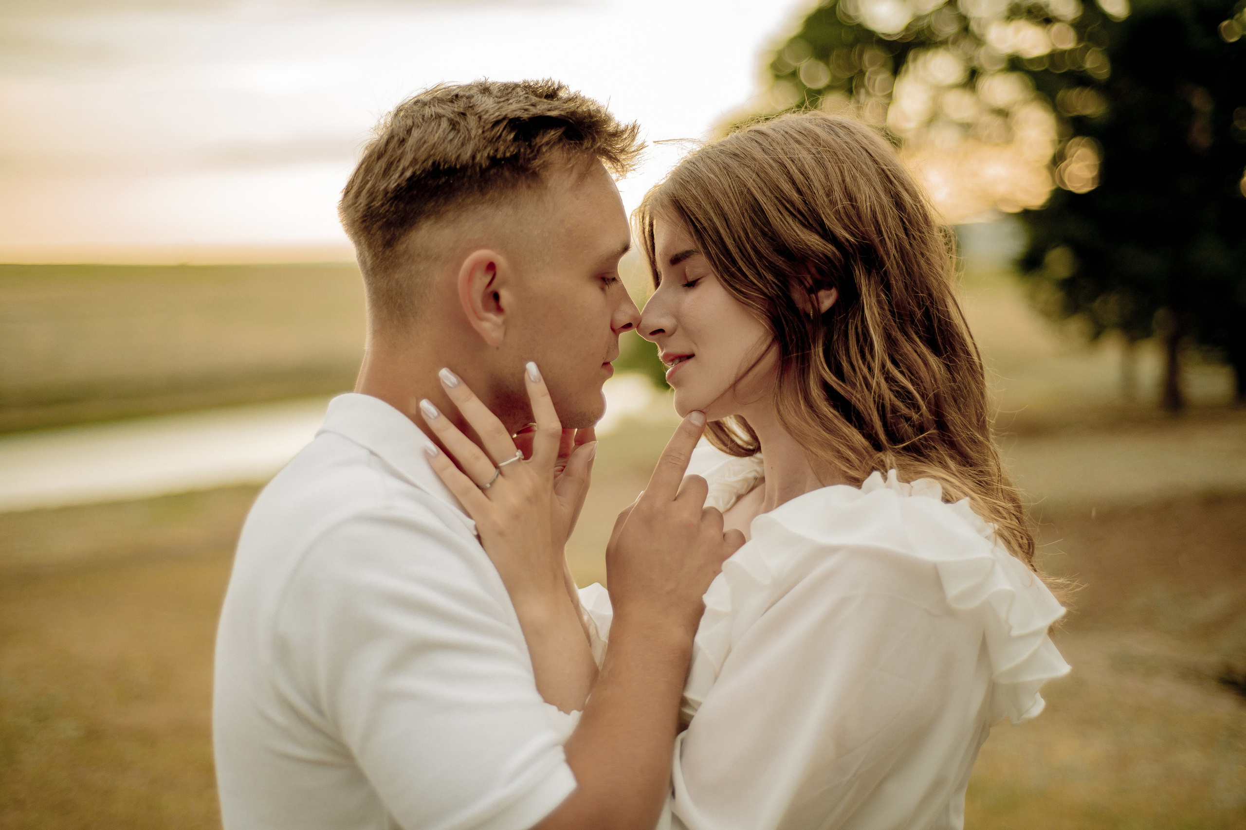 Любовь и желтые цветочки. Фотограф Мария Стрелкова