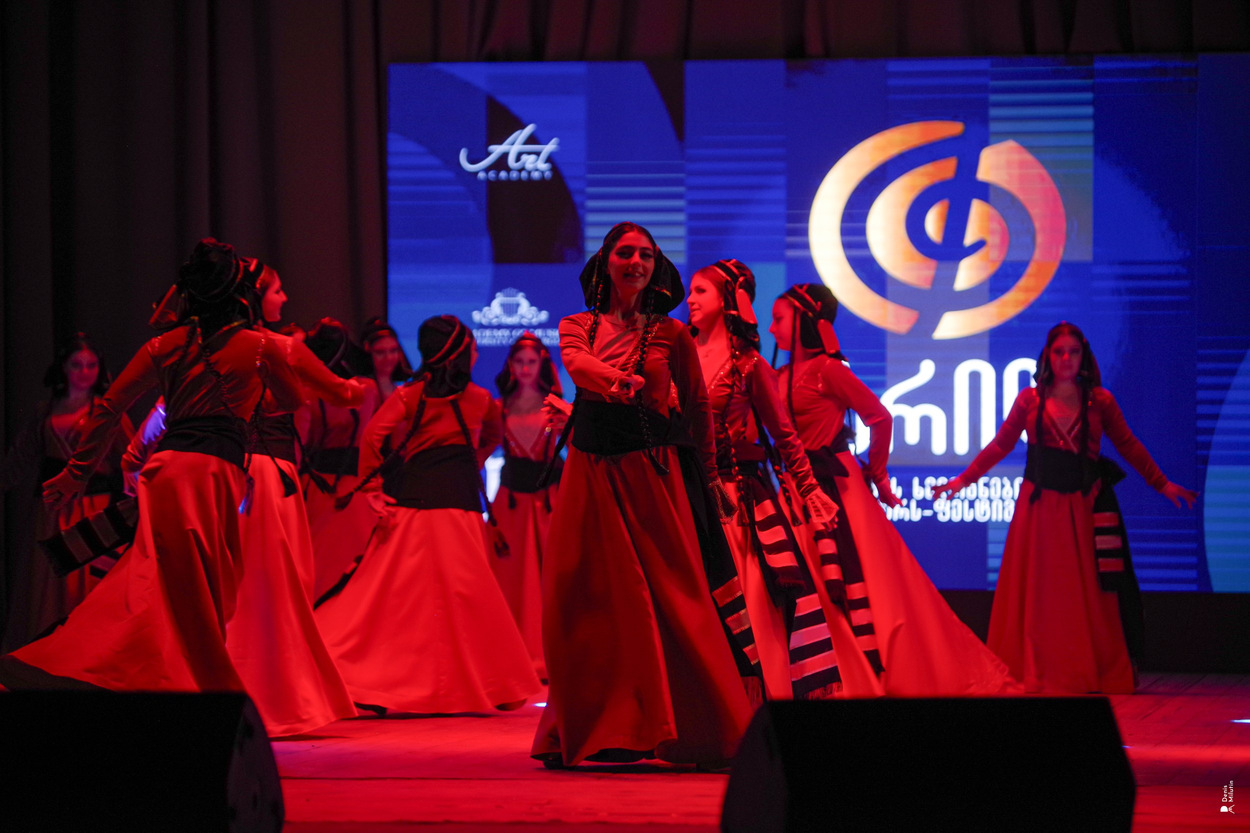 Танцы в Хоби. Портретный фотограф Денис Милютин