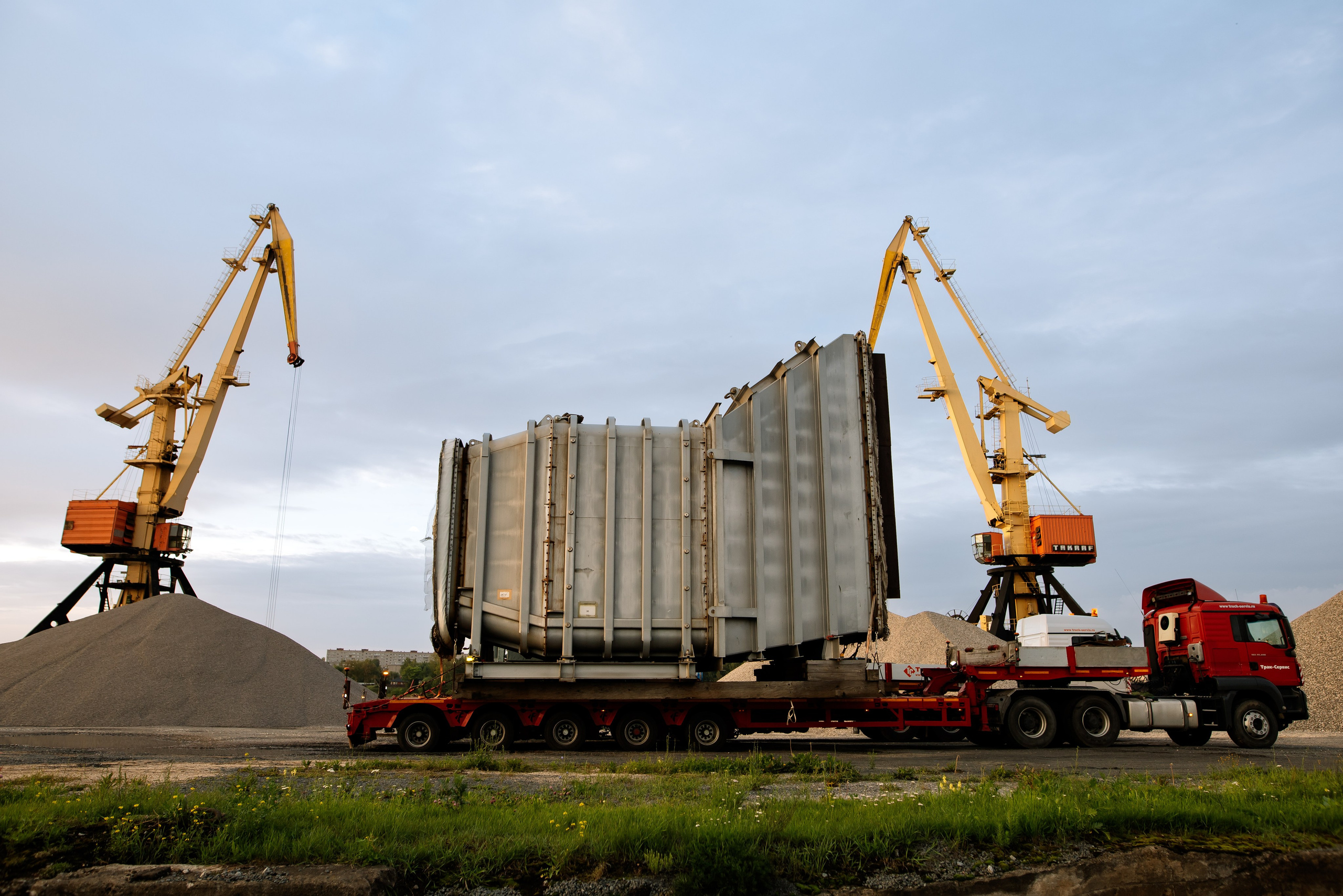 Большегруз «Компании Трак-Сервис». Свадебный фотограф Михаил Александров
