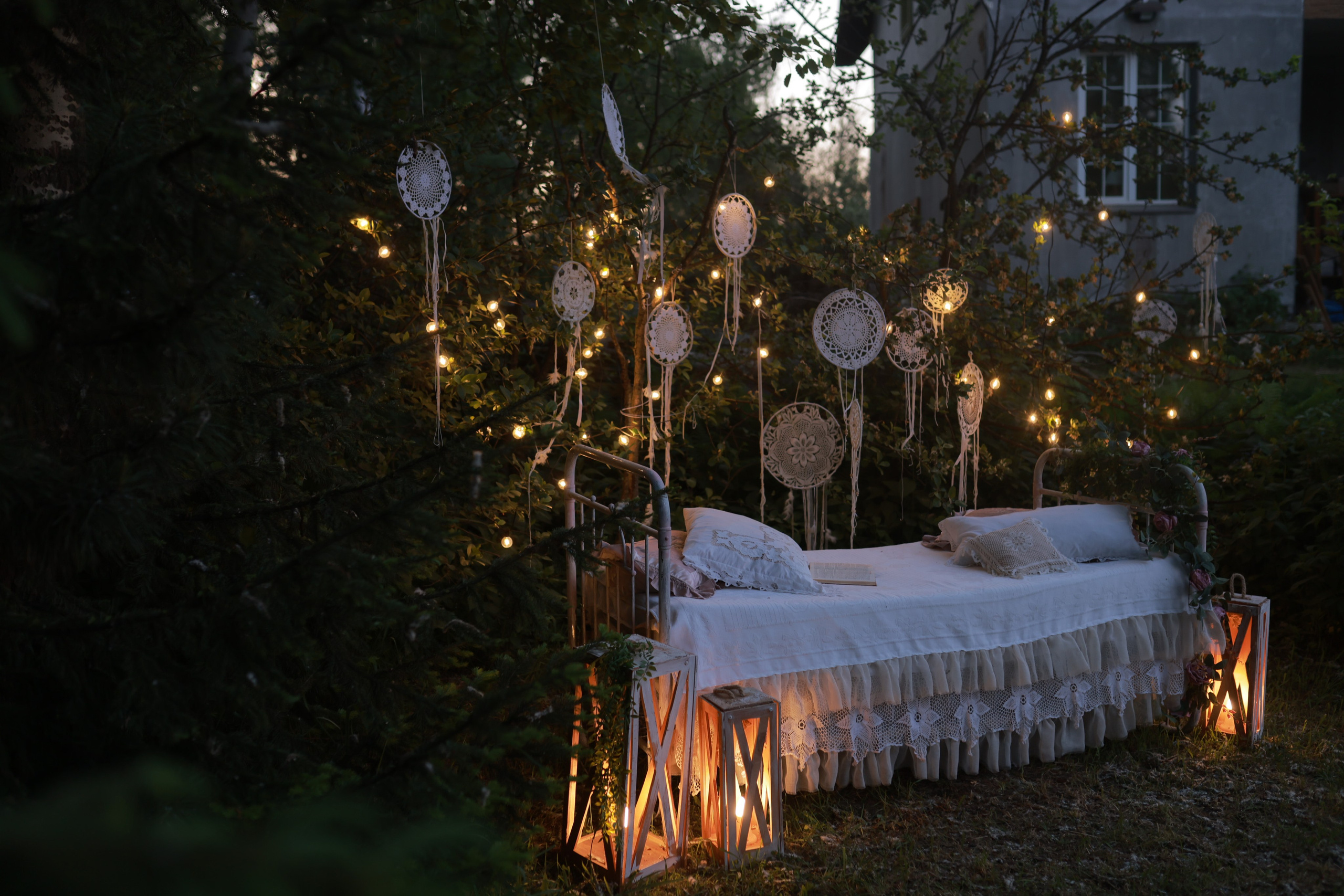 Зал «Сад» фотостудии «Зачарованный Сад» в Екатеринбурге — природная локация для фотосессий. Фотостудия «Зачарованный Сад» в 20 минутах от центра Екатеринбурга