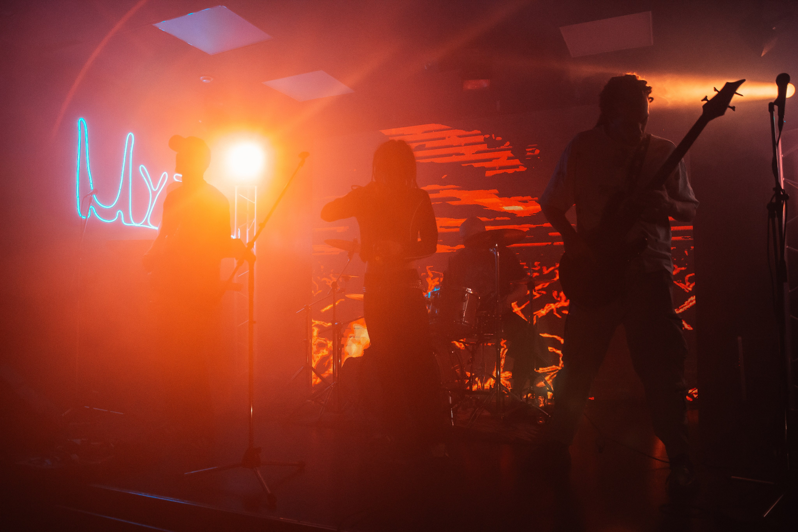 Isolator, Красноярск, 23.11.2025, Волна. Фотограф Регина Крикунова г. Красноярск