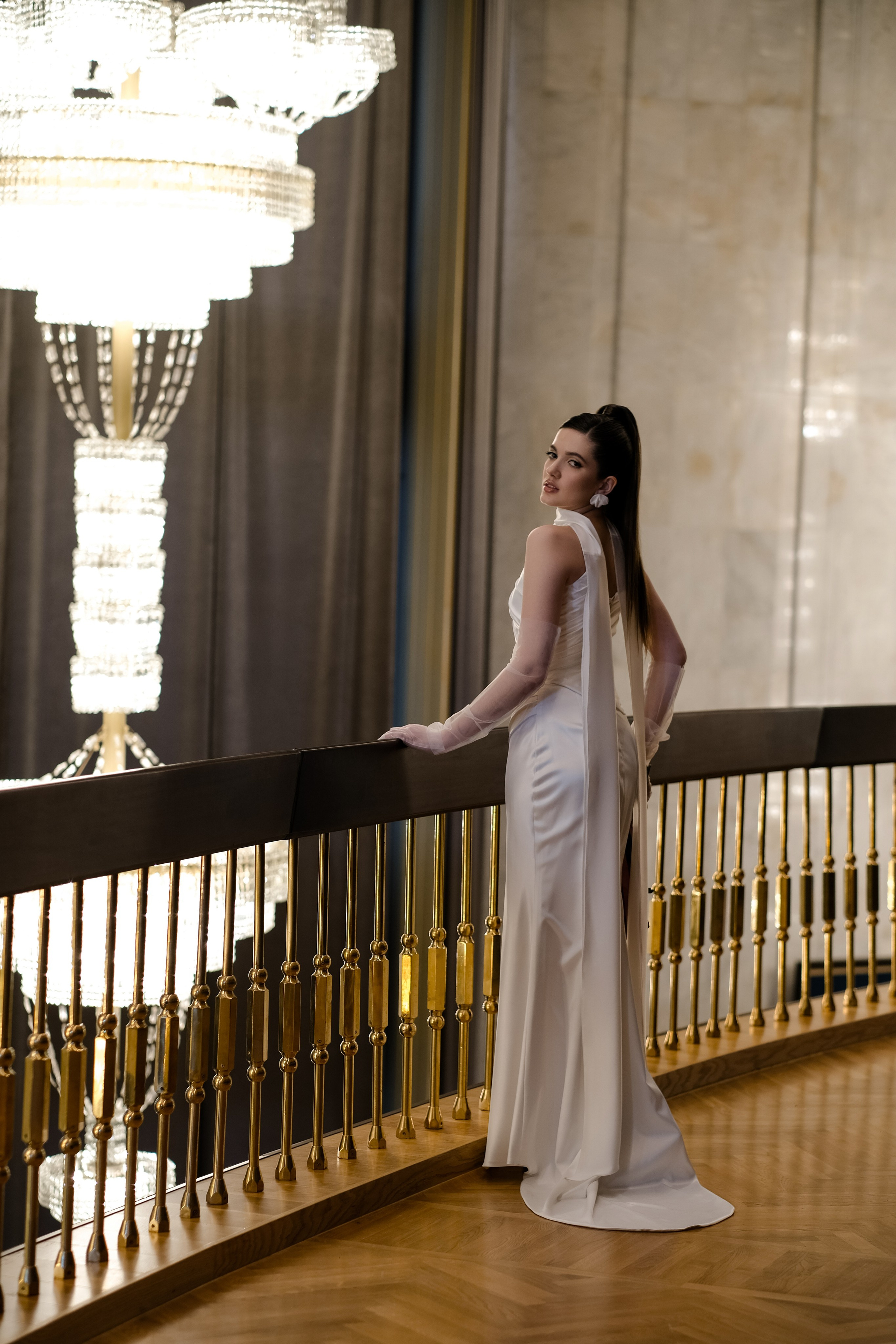 Свадебная фотосессия в театре драмы имени Наума Орлова. Свадебный фотограф в Челябинске Сырчикова Наталья