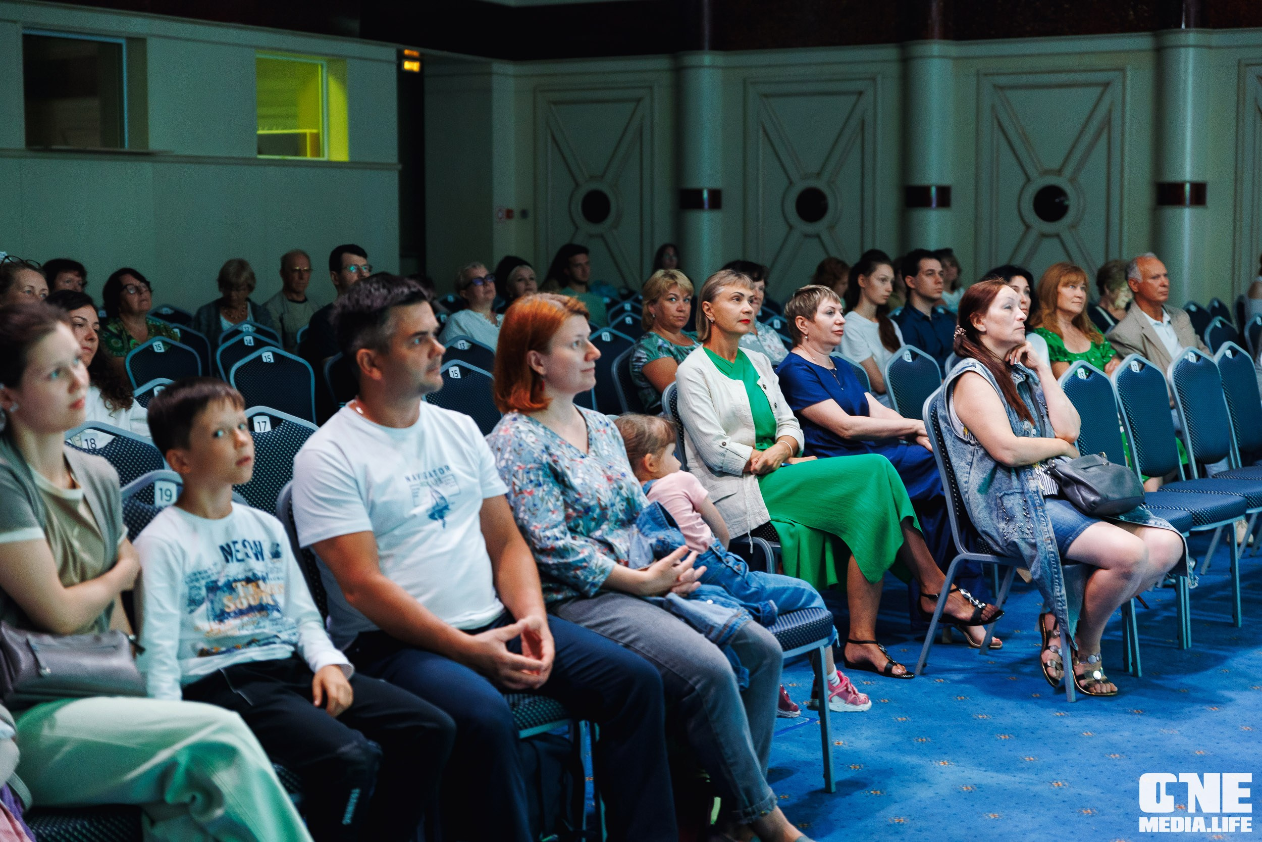 Фоторепортаж из Янтарь Холла. One Media Life: фоторепортажи, фотоотчеты с мероприятий и заведений