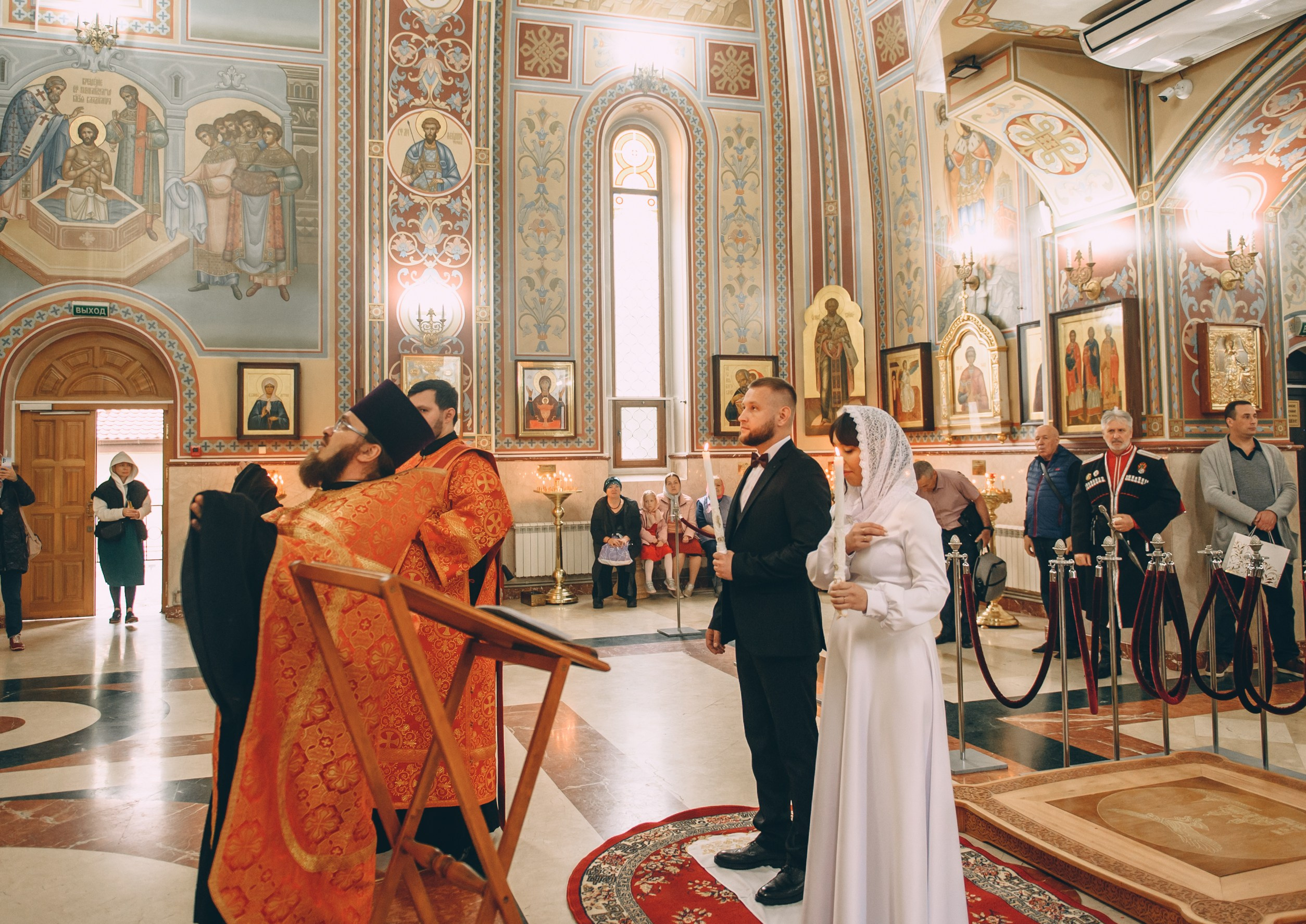 Венчание в соборе Владимира Равноапостольного. Свадебный и семейный фотограф София Невская