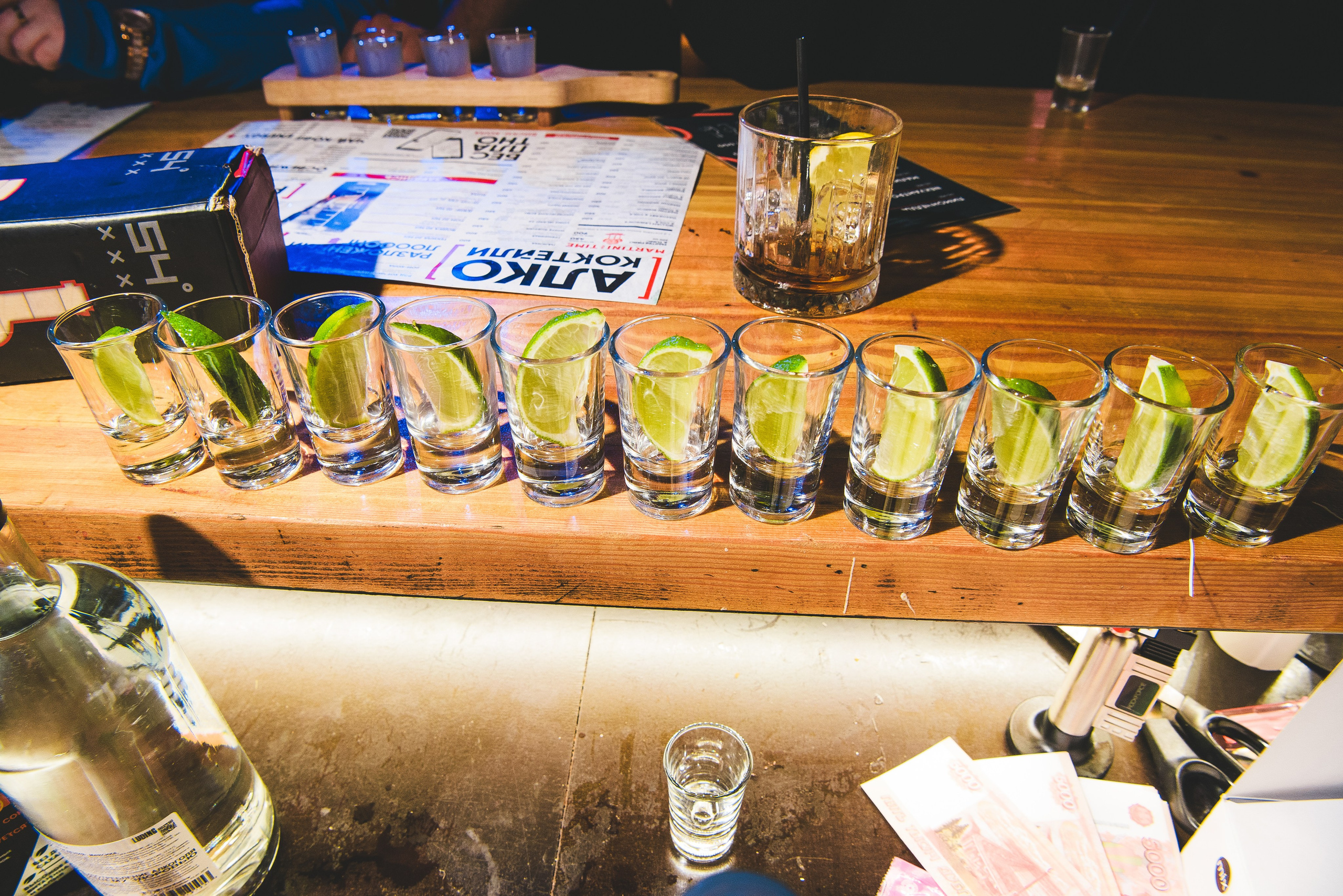 Фотоотчёты о вечеринках для НеБар Волгоград. Или стиль «пьяный фотограф». Фотограф в Волгограде и Волжском Александр Горбань