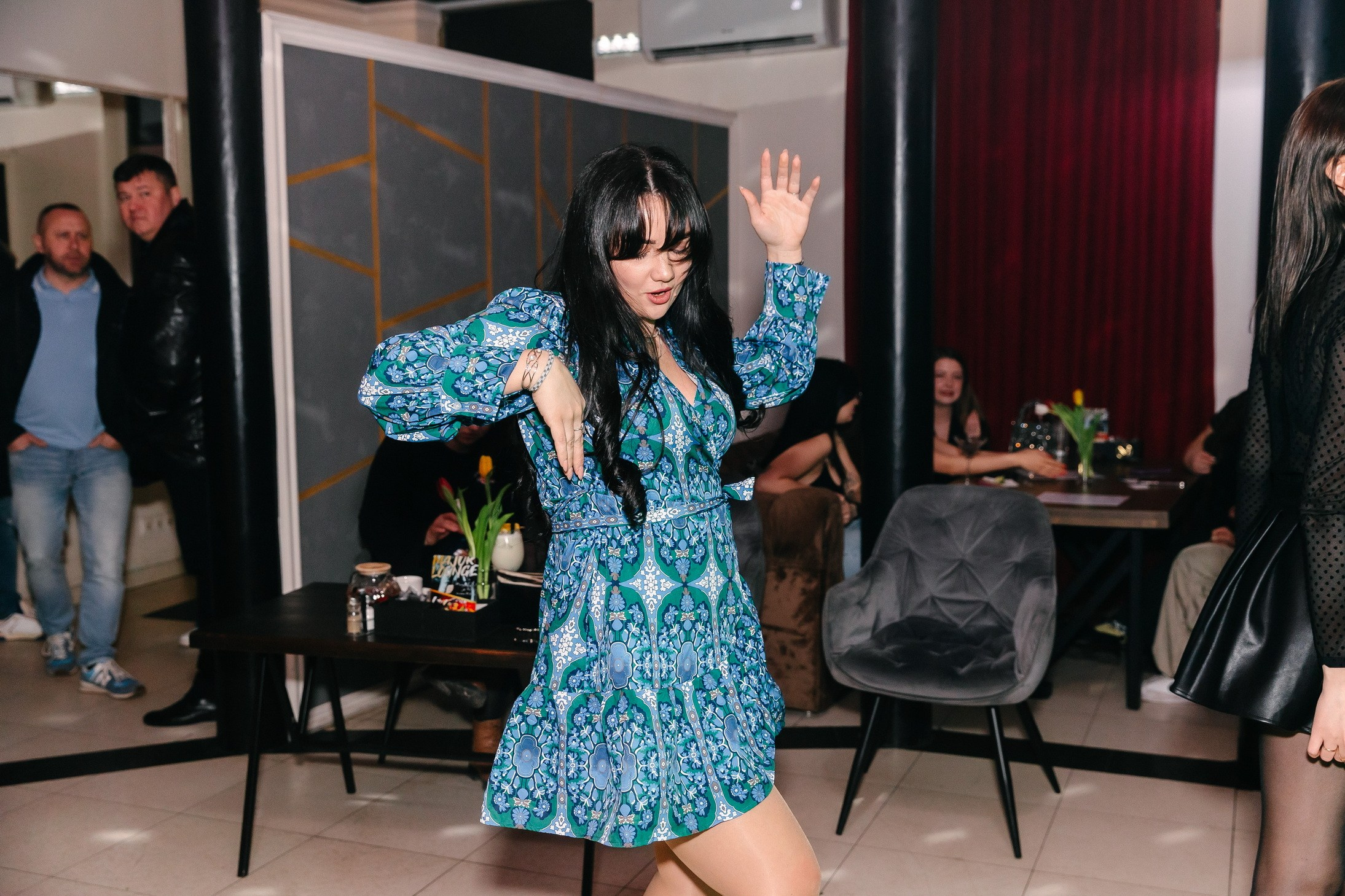 8 марта в лаунж-баре Major 2024. Свадебный, семейный и детский фотограф в Калининграде Елена Кравцова