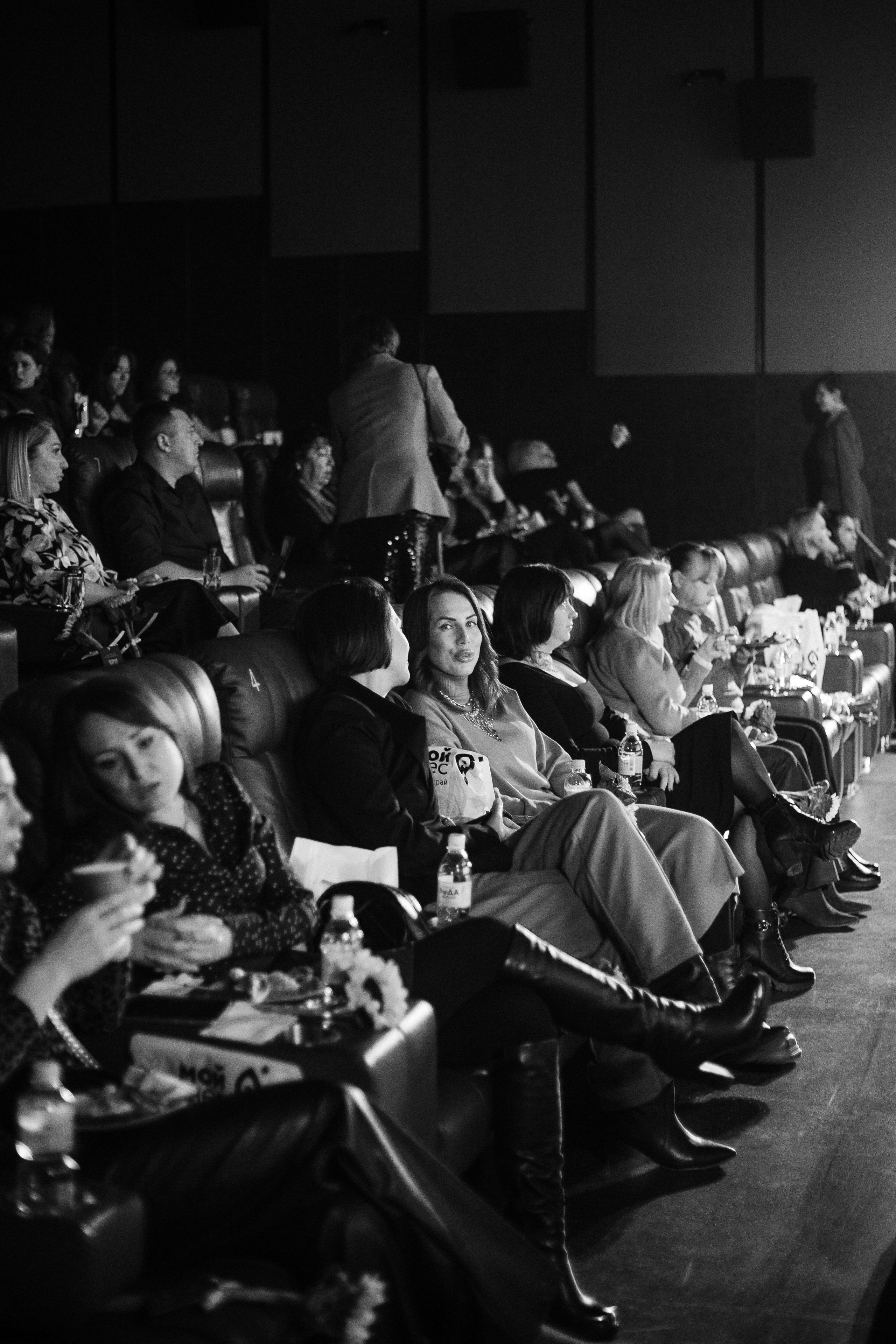 ФЭШН КОНФА. СВОИ. ФОТООТЧЕТЫ-СОБЫТИЯ-МЕСТА