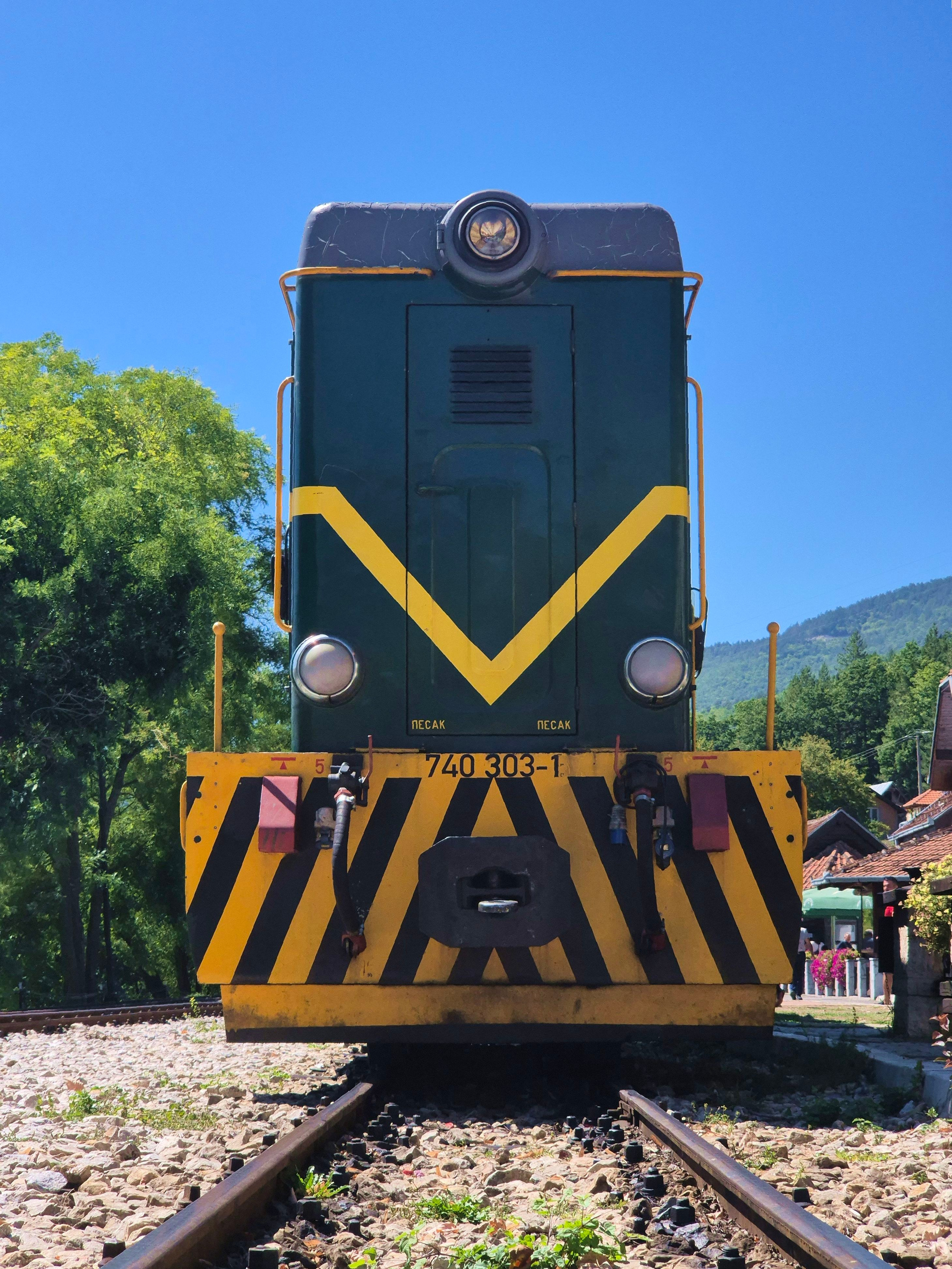 Прокладка железной дороги между деревней Мокра-Гора и Шарганским перевалом началась ещё в 1916 году как часть большого проекта по железнодорожному соединению Боснии с Сербией, единого сообщения, связывающего такие города как Белград, Ужице, Вишеград и Сараево. 