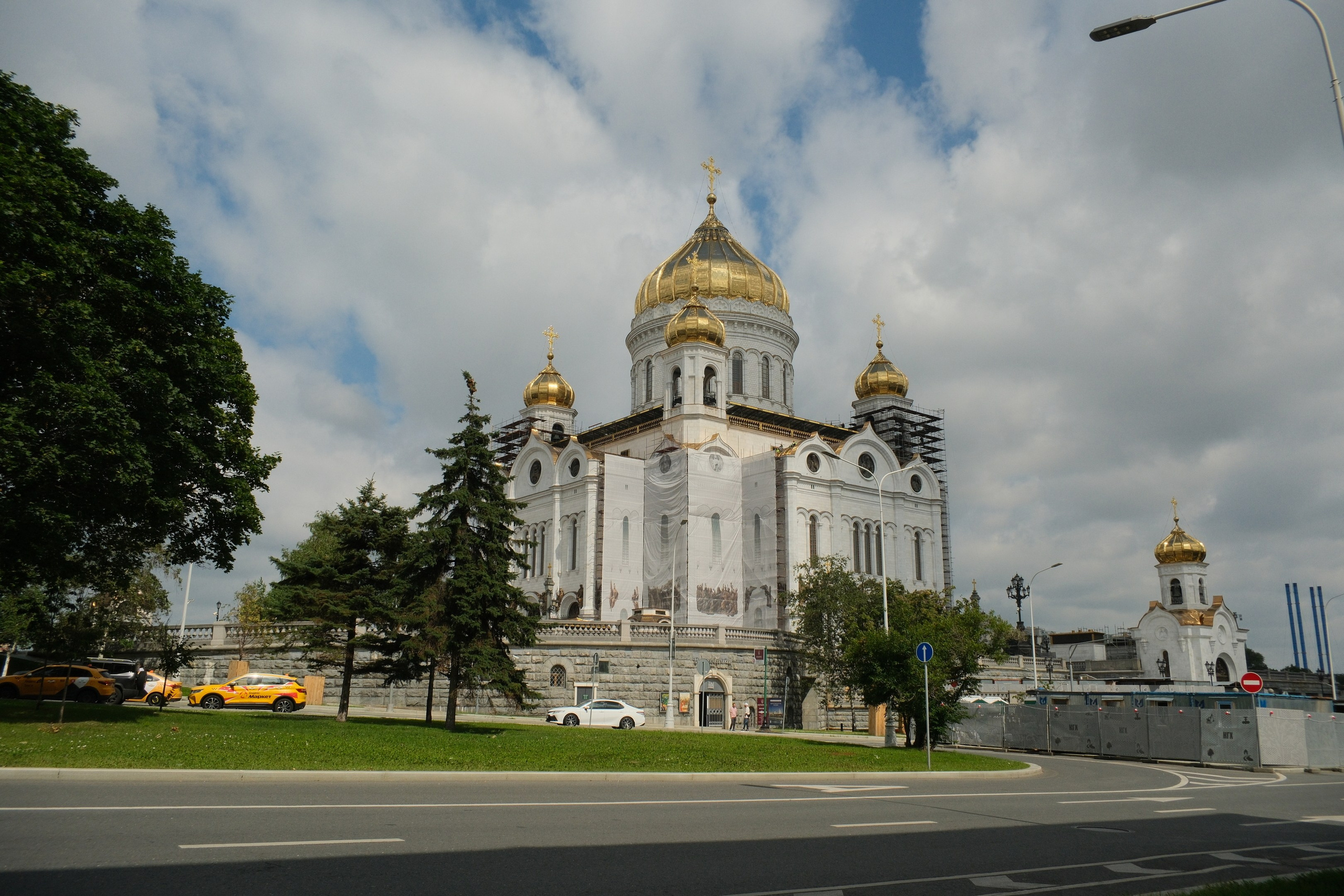 Улица, люди, жизнь…
