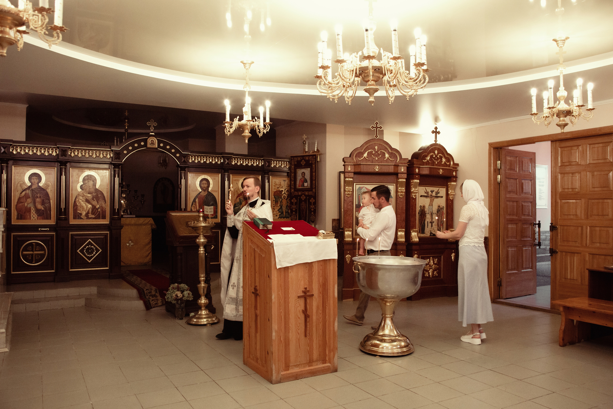 Крещение Ивана Храм Сергия Радонежского п. Ростоши. Фотограф новорожденных Оренбург Оксана Трофимова