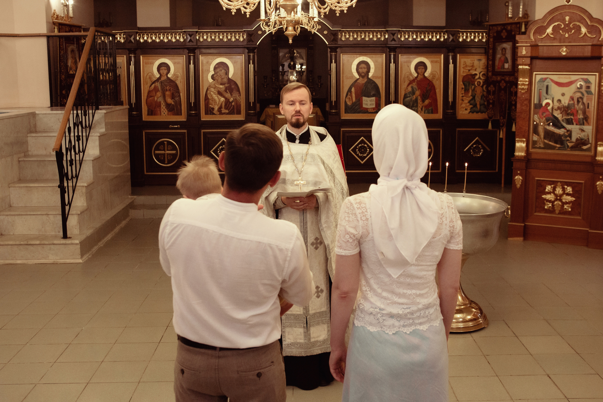 Крещение Ивана Храм Сергия Радонежского п. Ростоши. Фотограф новорожденных Оренбург Оксана Трофимова