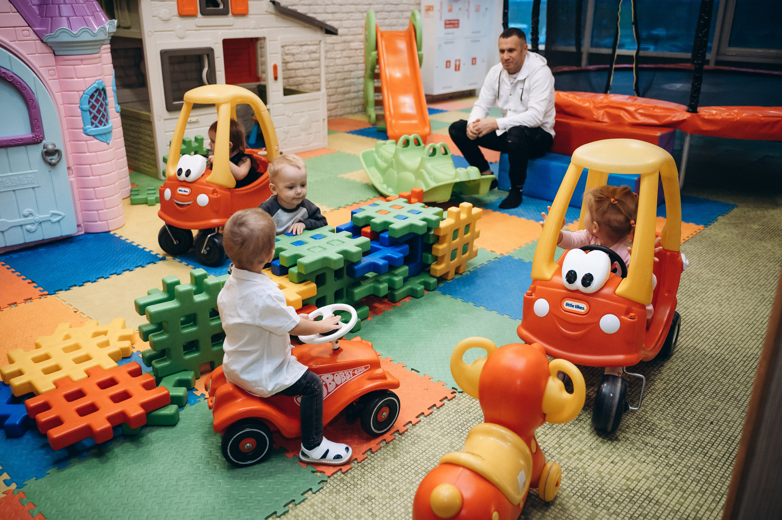 Анечке 2 года (MIA FAMILIA семейное кафе). Семейный фотограф в Минске Дарья Дреко