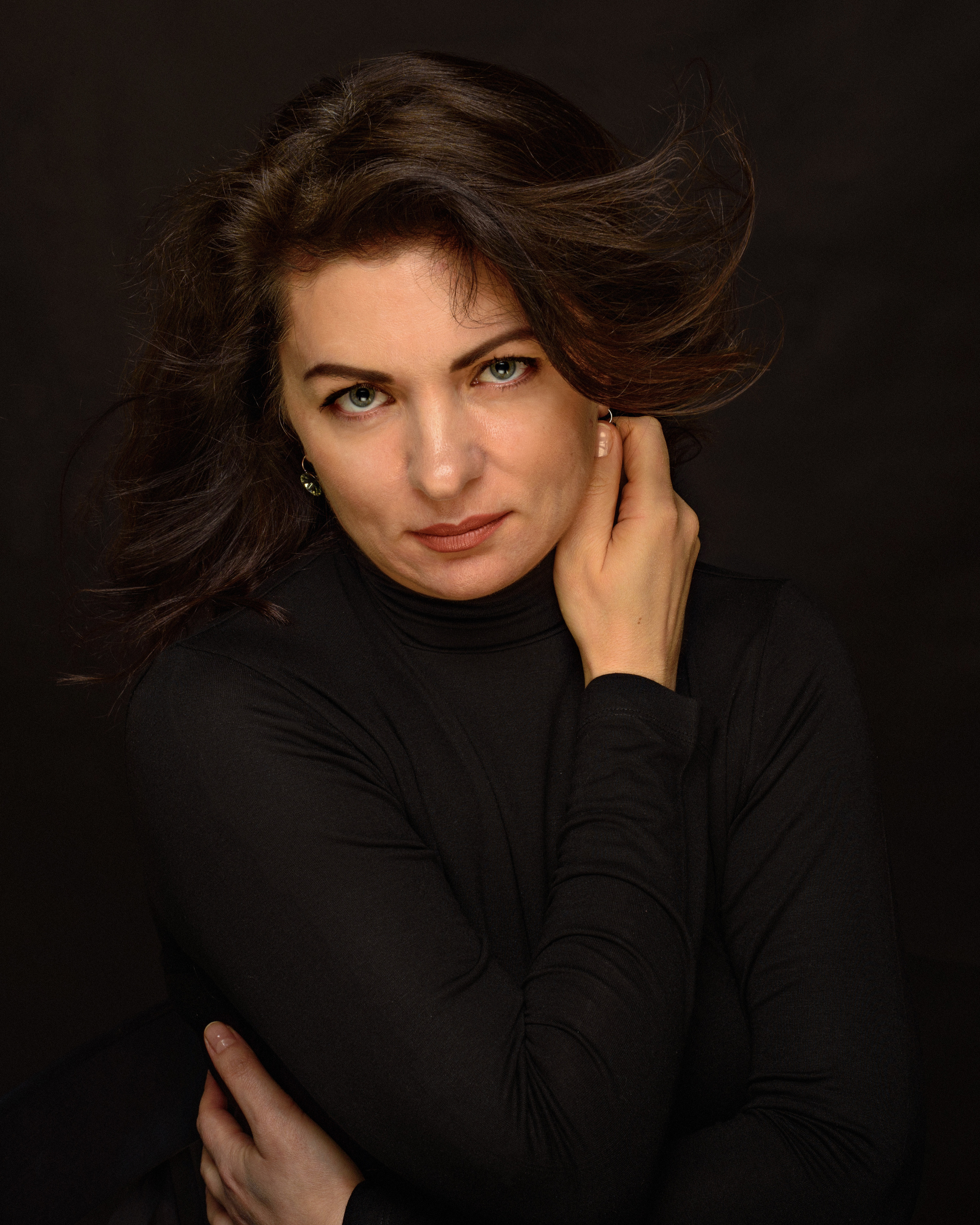 Наталья в черном. Агентство личного бренда «Брендовски»