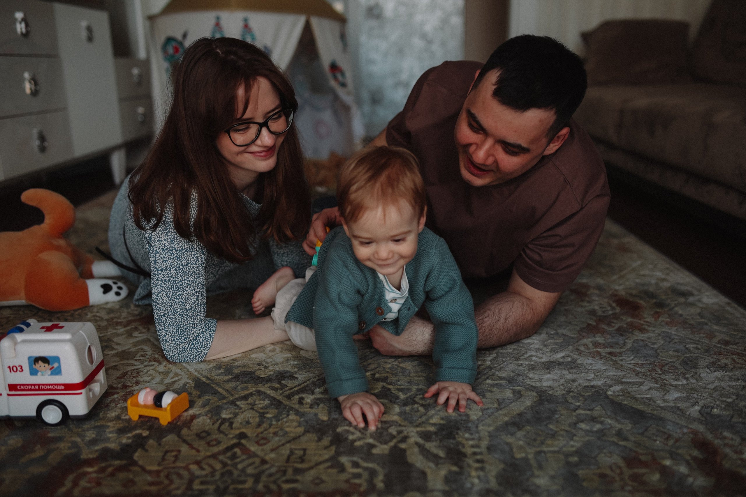 Семейная фотосессия дома. Семейный фотограф в Москве и Люберцах Юлия Гуськова