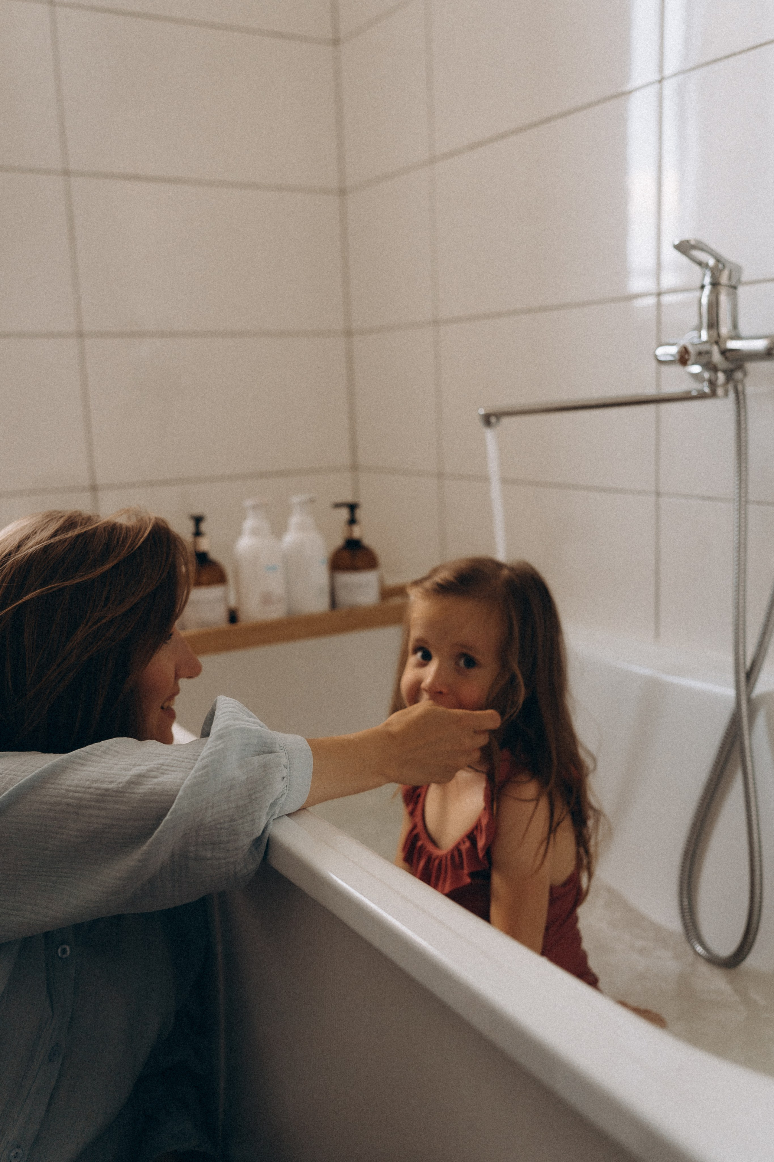 …и мама сделала пенную ванну. Семейный и домашний фотограф в Уфе Ирина Гарасюта