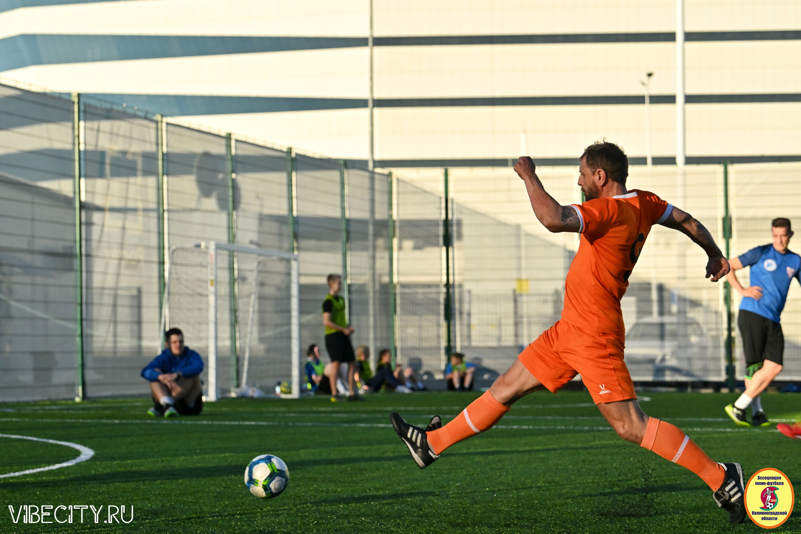 ИГРЫ МИНИ-ФУТБОЛЬНОЙ И КОРПОРАТИВНОЙ ЛИГИ. VIBECITY.RU Вайб Сити Ру Фоторепортажи Фотоотчеты Калининград