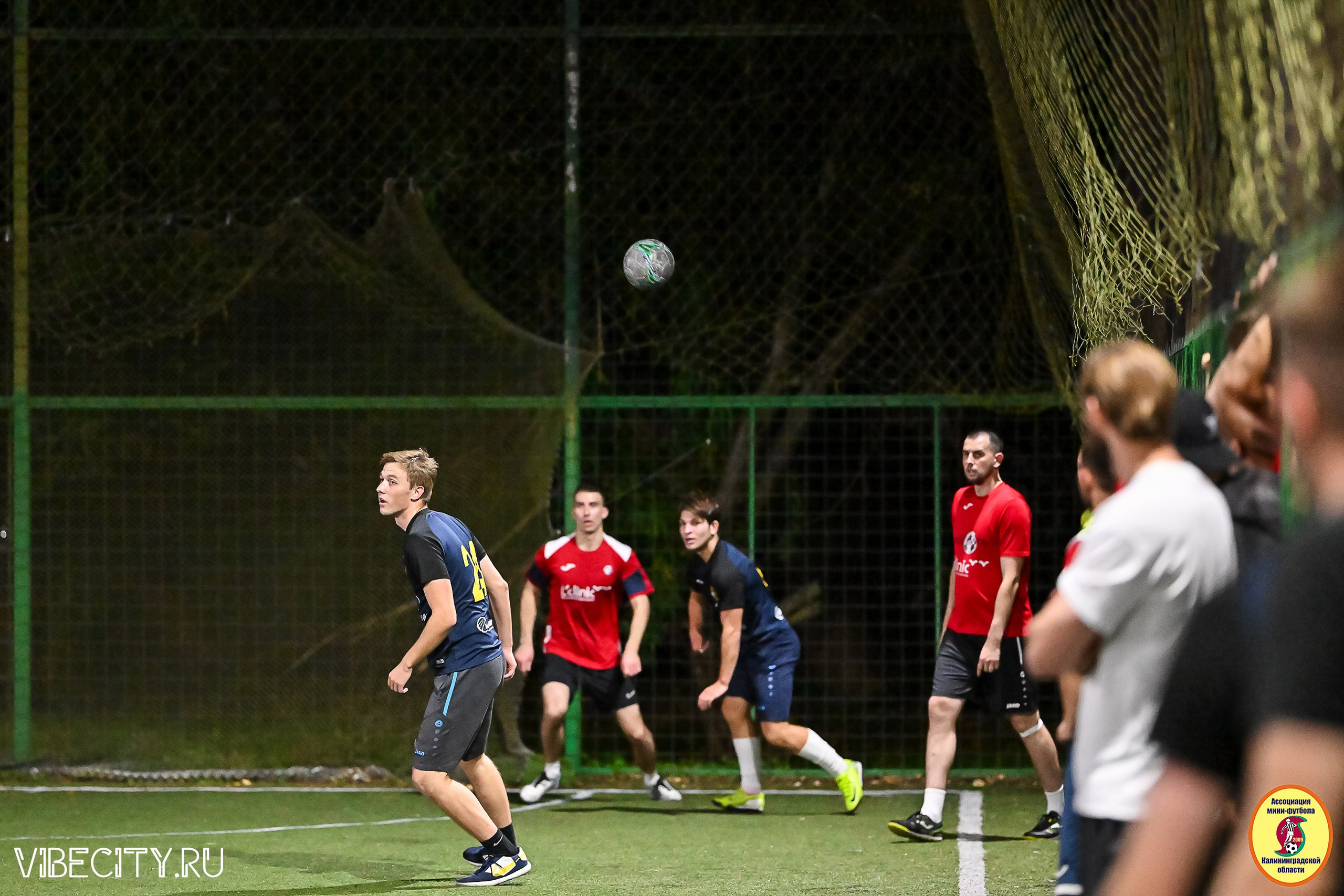 ФИНАЛЬНЫЕ ИГРЫ КУБКА МИНИ-ФУТБОЛЬНОЙ ЛИГИ И КУБКА КОРПОРАТИВНОЙ МФЛ 2025. VIBECITY.RU Вайб Сити Ру Фоторепортажи Фотоотчеты Калининград
