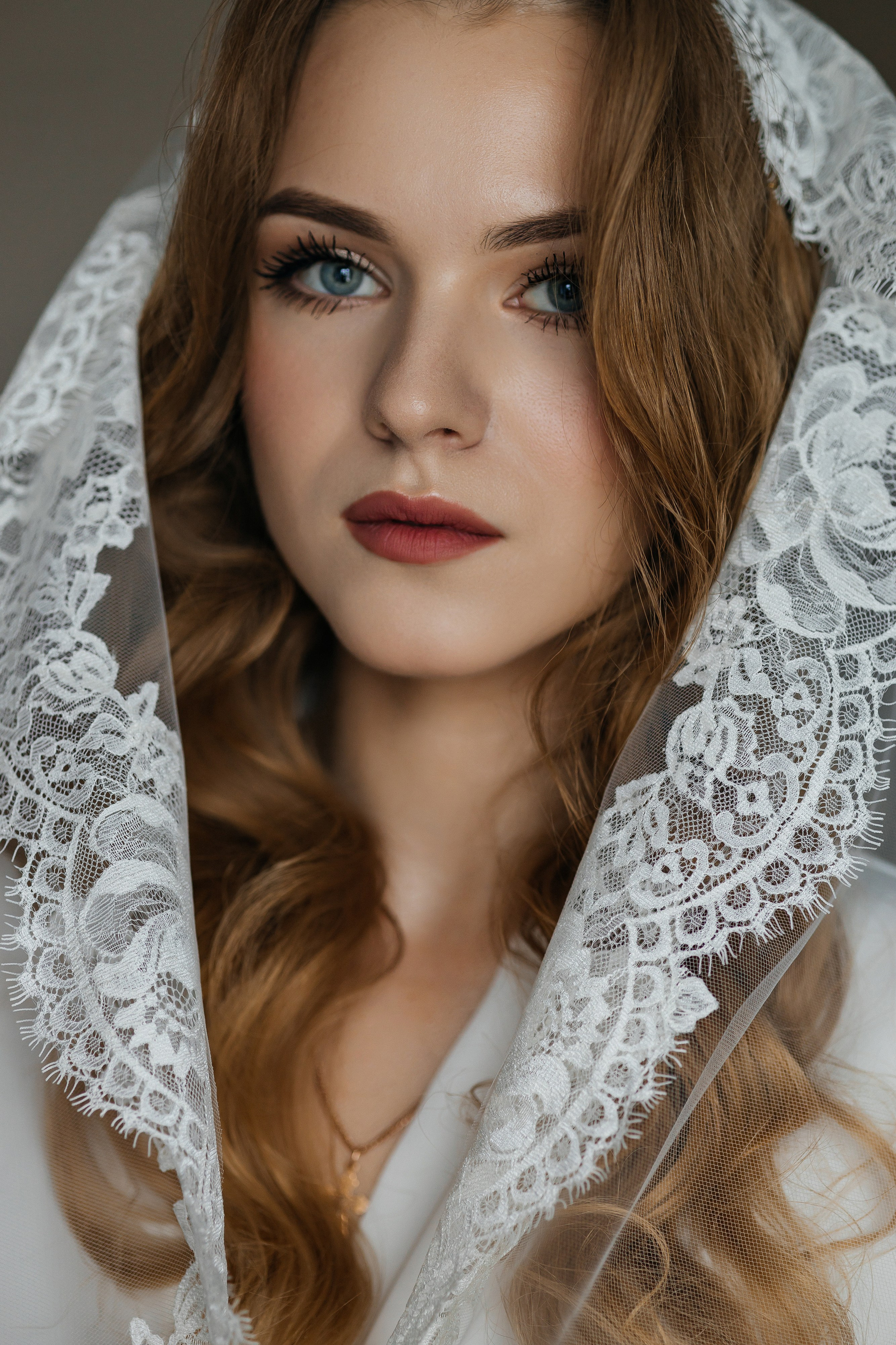 Роскошное утро пары в номере отеля. Олег Сверчков | Свадебный фотограф Вологда