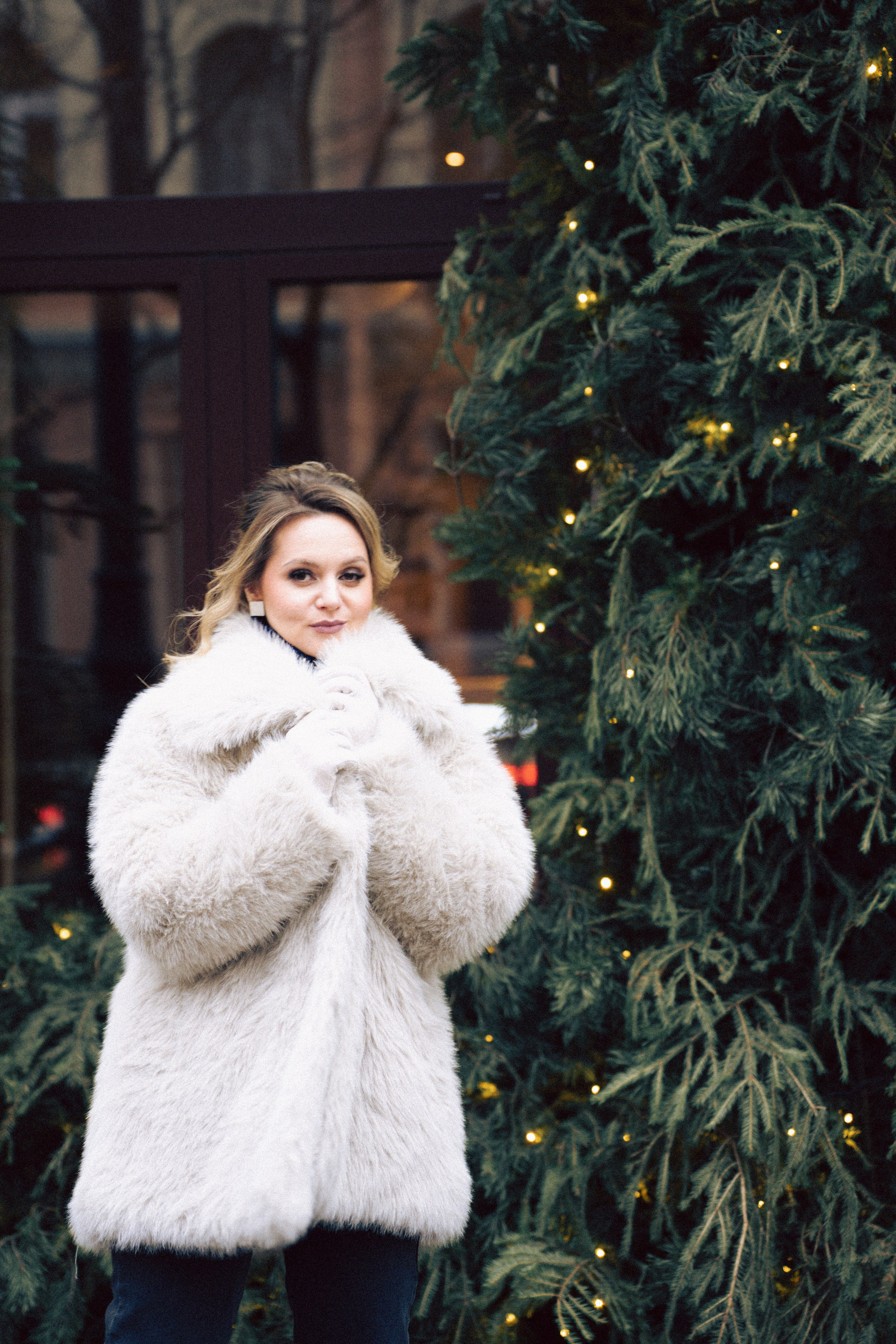 НОВОГОДНЯЯ ФОТОСЕСИИЯ В СТУДИИ ДЛЯ ДЕВУШКИ И ПРОГУЛКА ПО ЧЕРНЫШЕВСКОЙ. Профессиональный фотограф, Санкт-Петербург — Виктория Богомолова