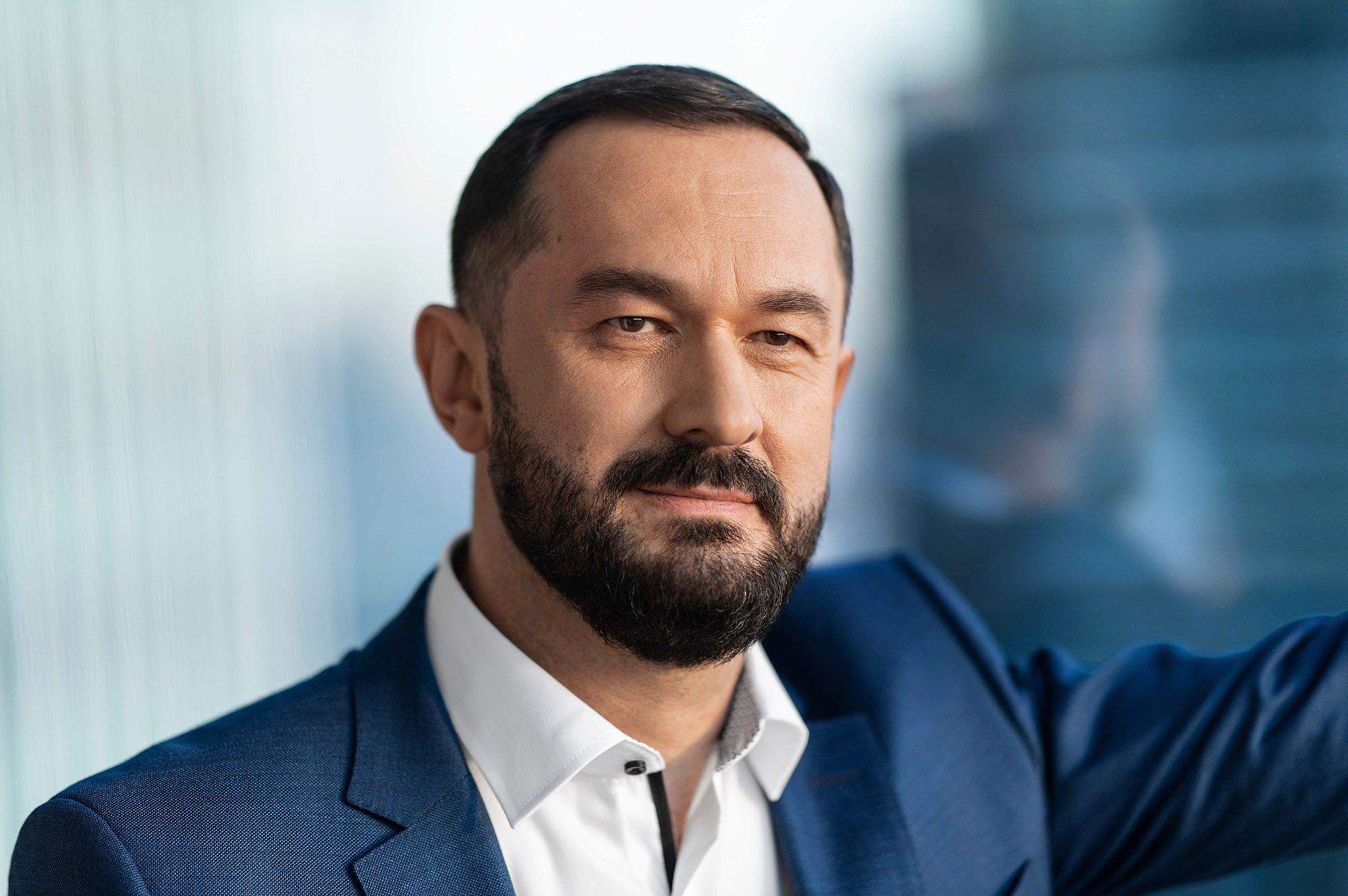 Headshot, портрет в интерьере офиса, командная съёмка, репортажный портрет в рабочей обстановке. Промышленная и репортажная фотография