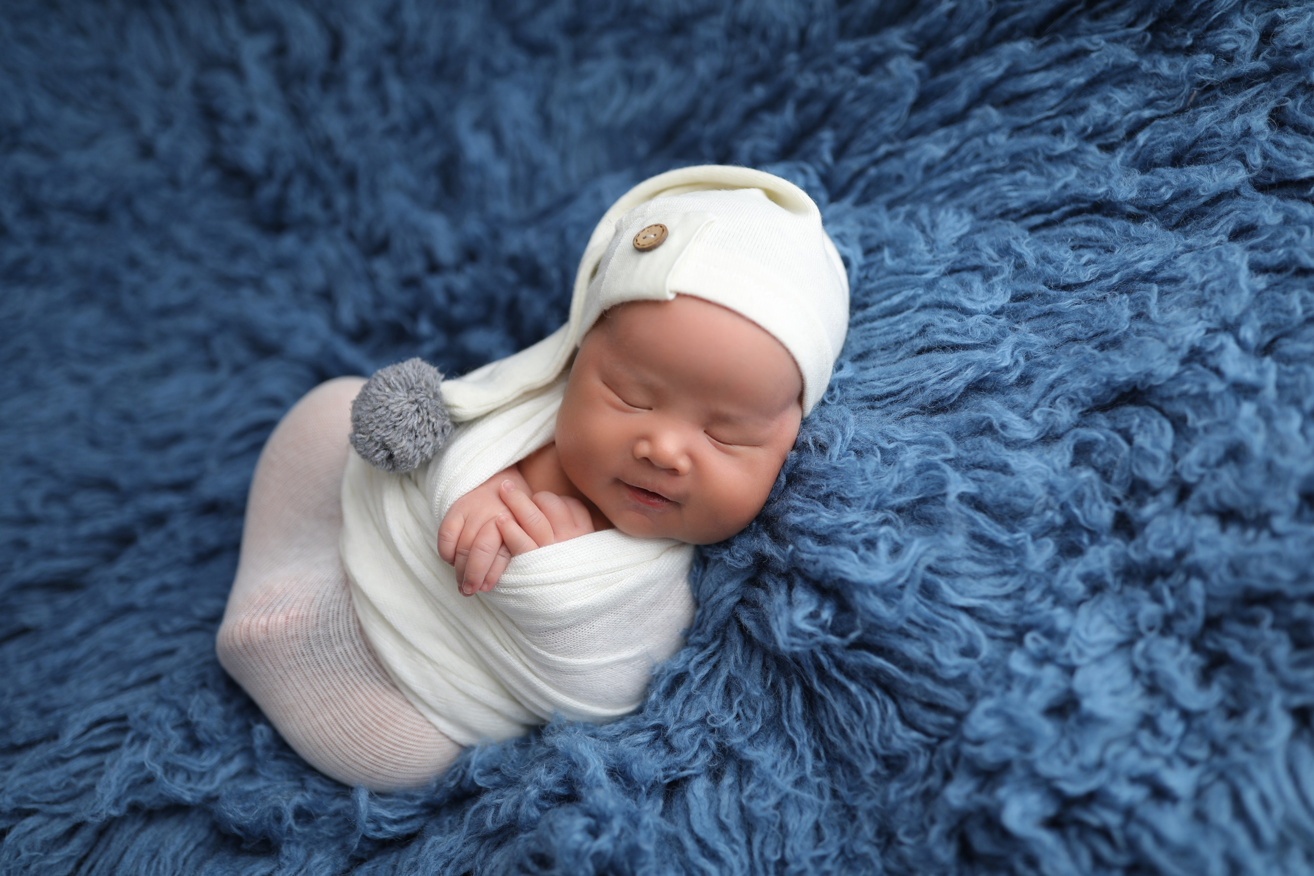 PH @anna_molodykh_newborn.almaty. Retoucher Aleksmokh