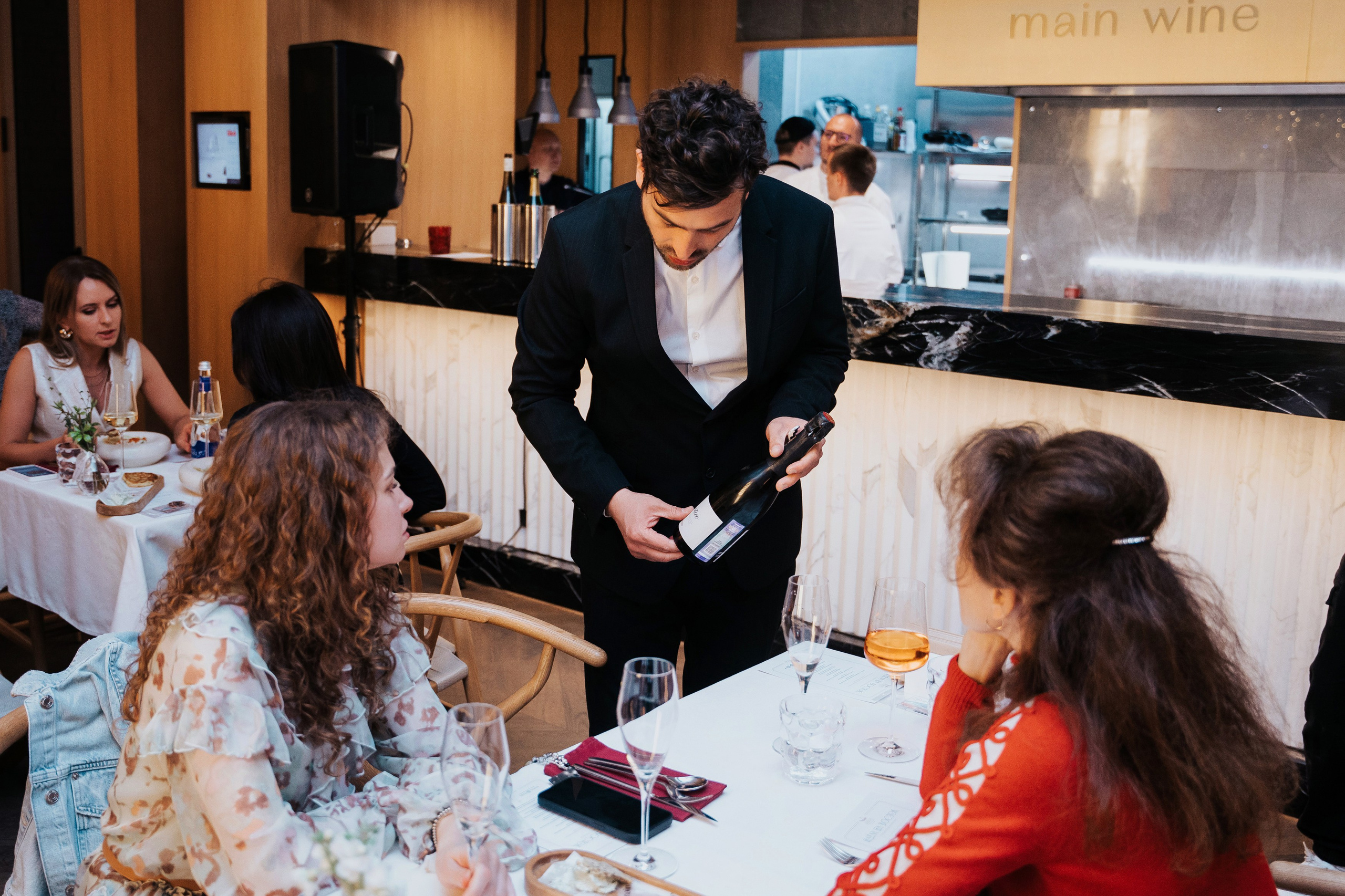 ГАСТРОЛЬНЫЙ УЖИН В MAIN WINE «ИДЕМ НА ВОСТОК. ГОРДИМСЯ ДОСТОЯНИЕМ». СВОИ. ФОТООТЧЕТЫ-СОБЫТИЯ-МЕСТА